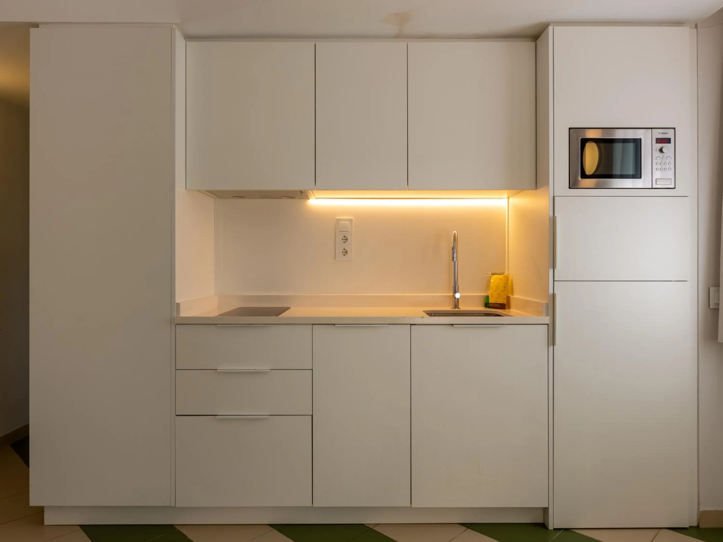 kitchen in Apartamentos Sunway Amapola