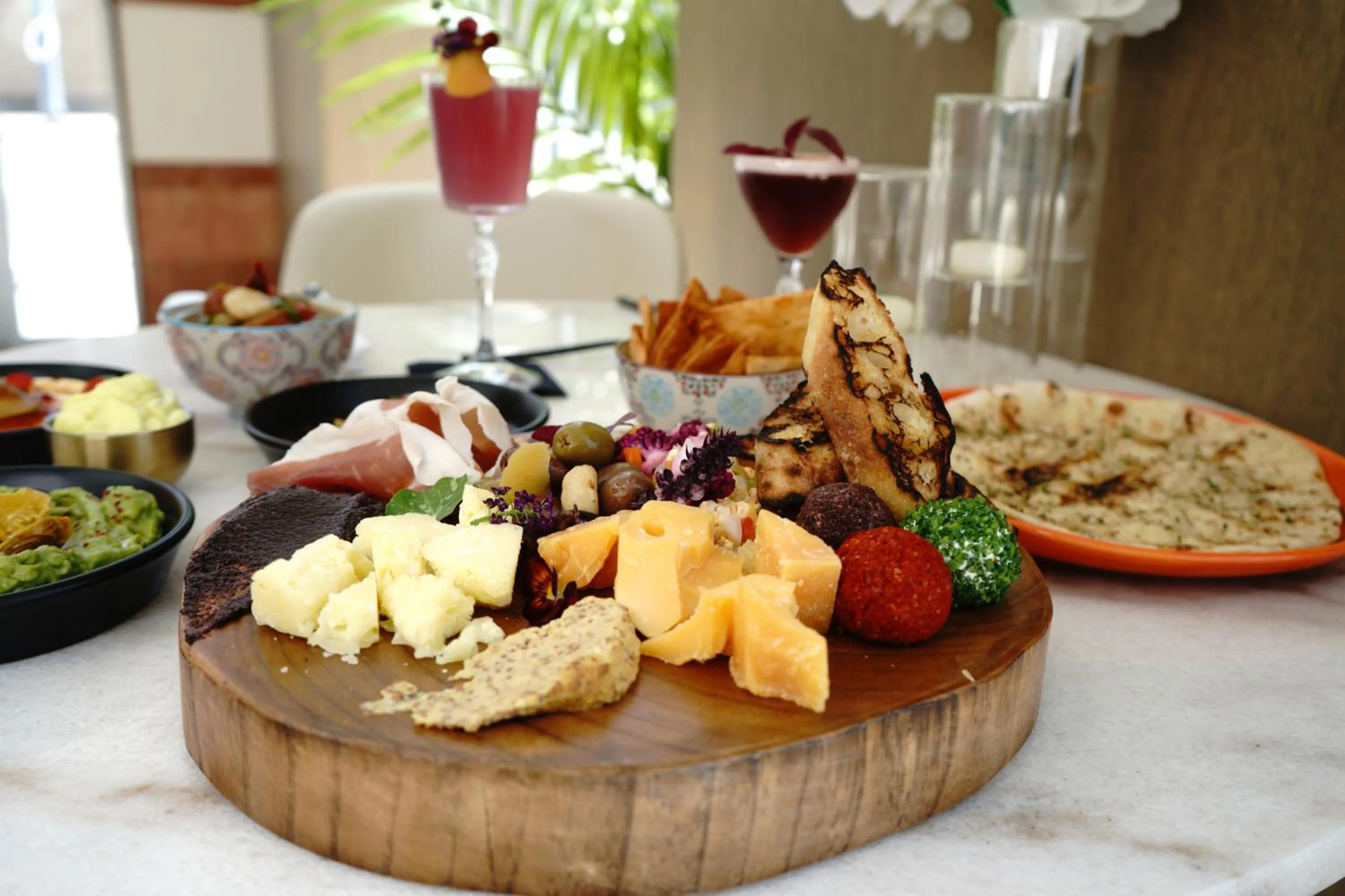 Restaurant/places to eat in Cambria Hotel Detroit Downtown