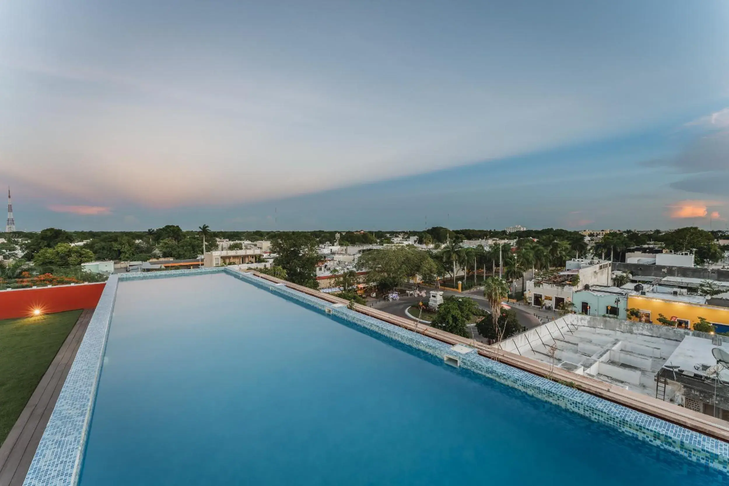 Pool view in Hotel Kavia Premium - Paseo Montejo Pool view in Hotel Kavia Premium - Paseo Montejo