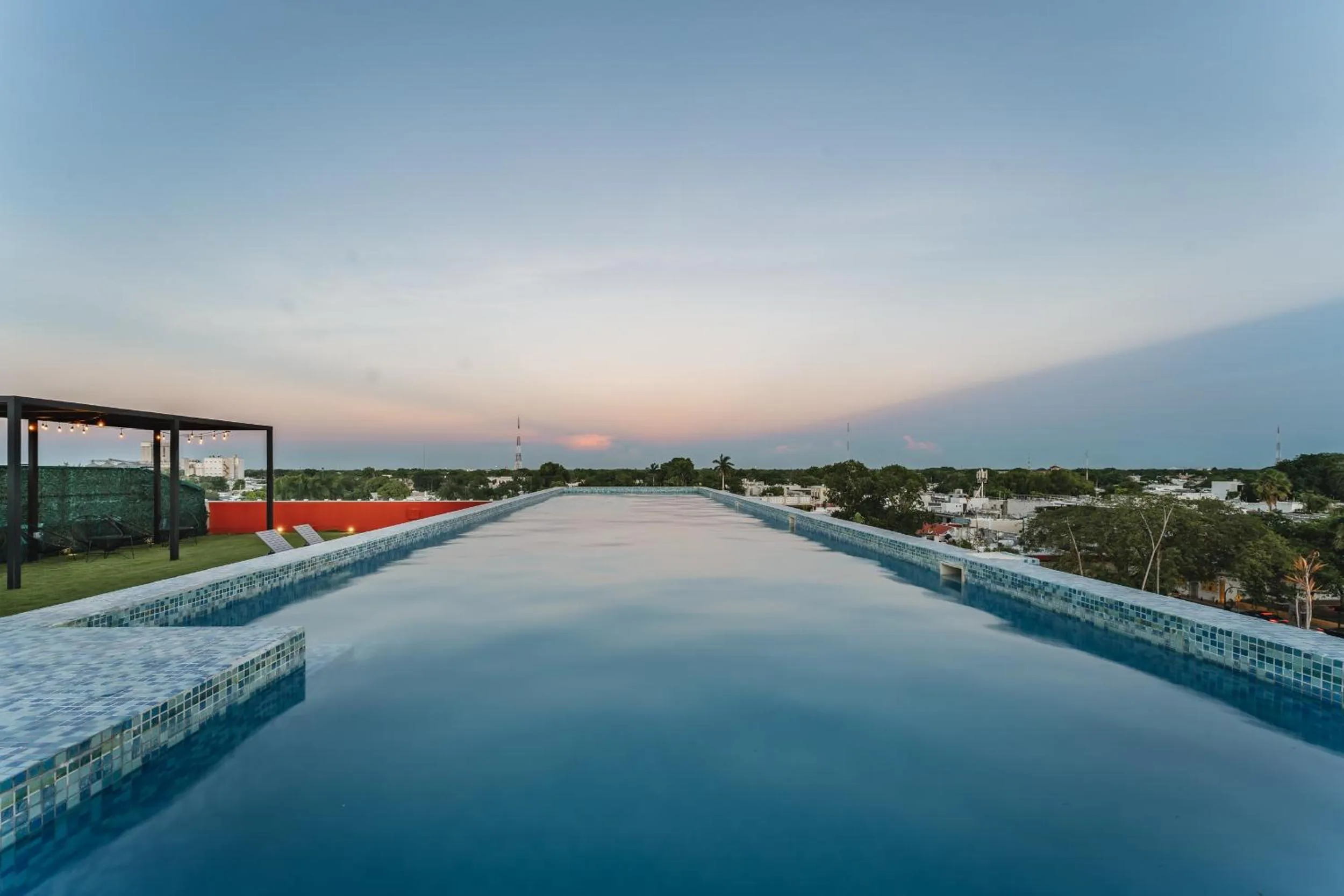 Swimming pool in Hotel Kavia Premium - Paseo Montejo