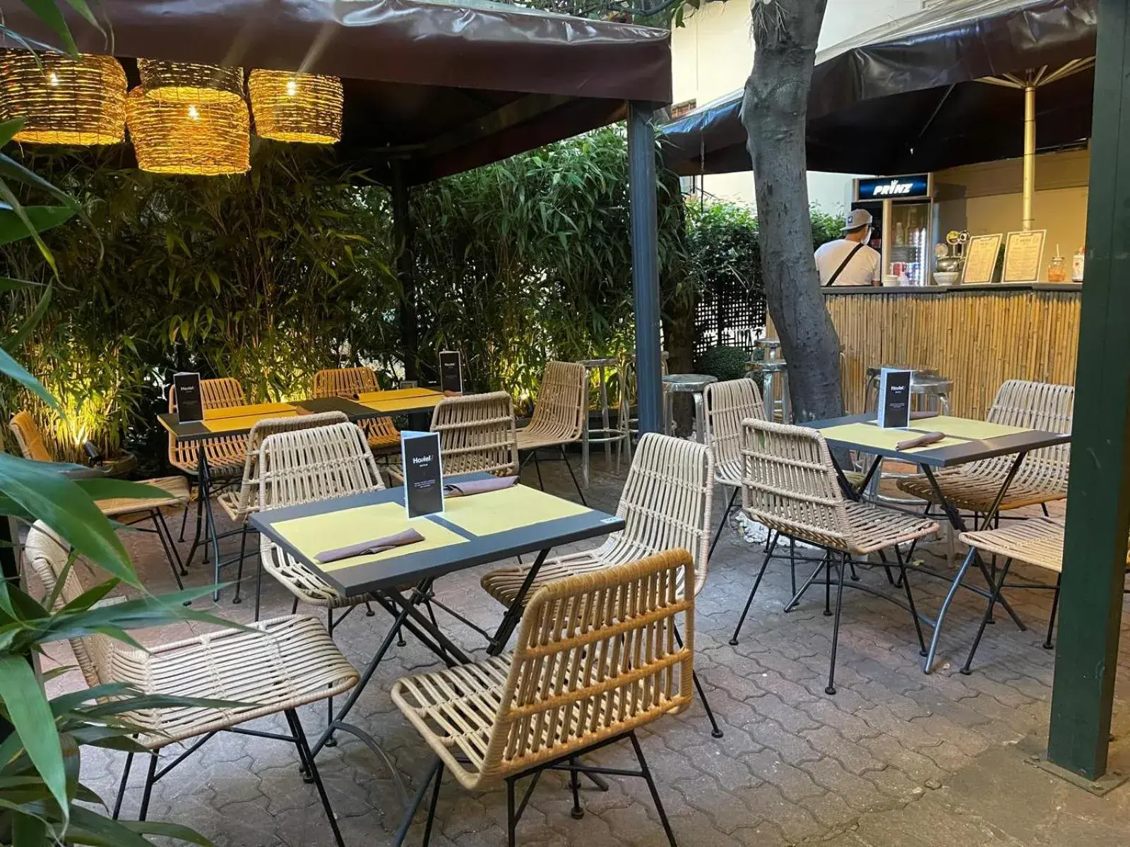 Property building in Hotel & Hostel 7 Property building in Hotel & Hostel 7