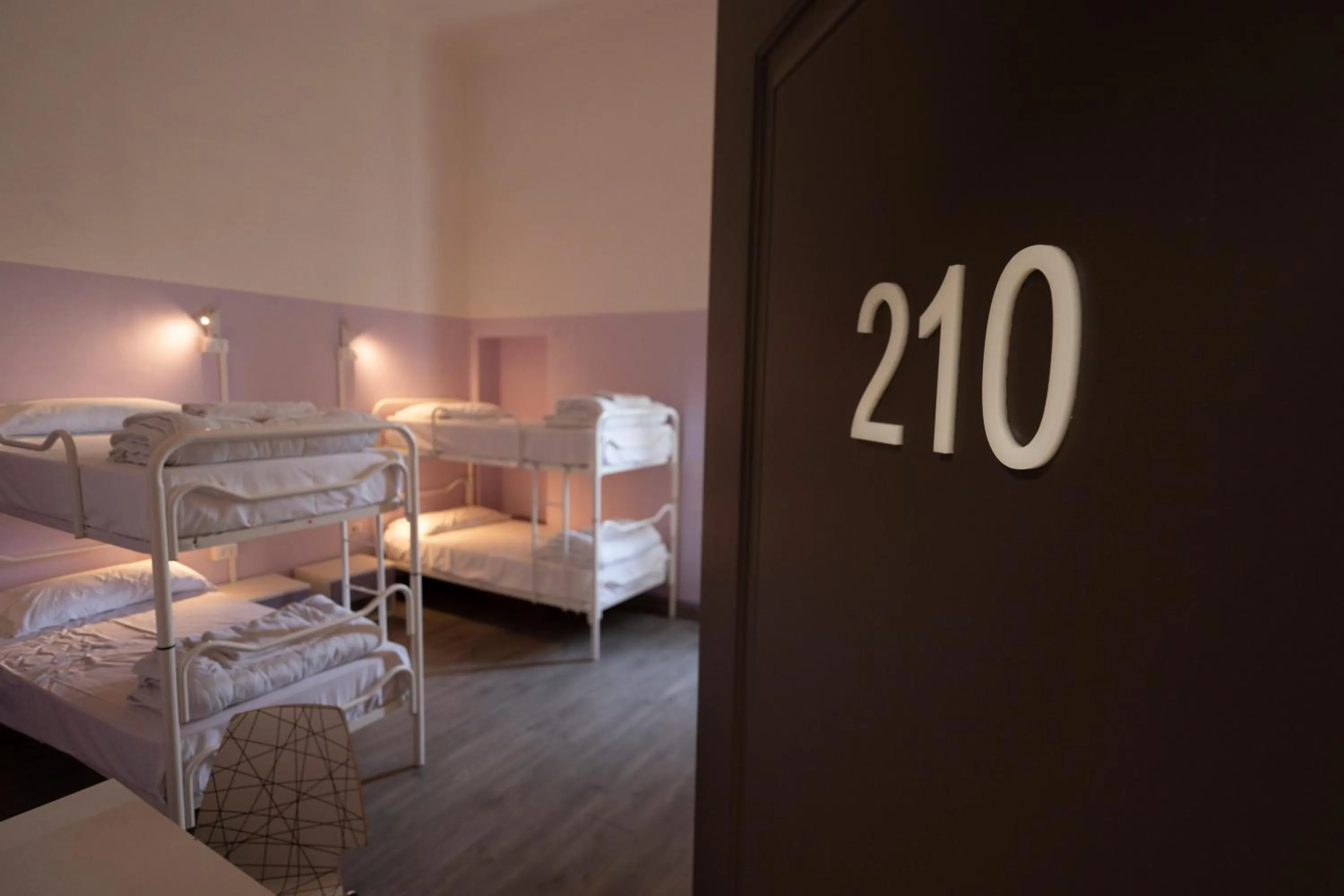 Bed in Hotel & Hostel 7