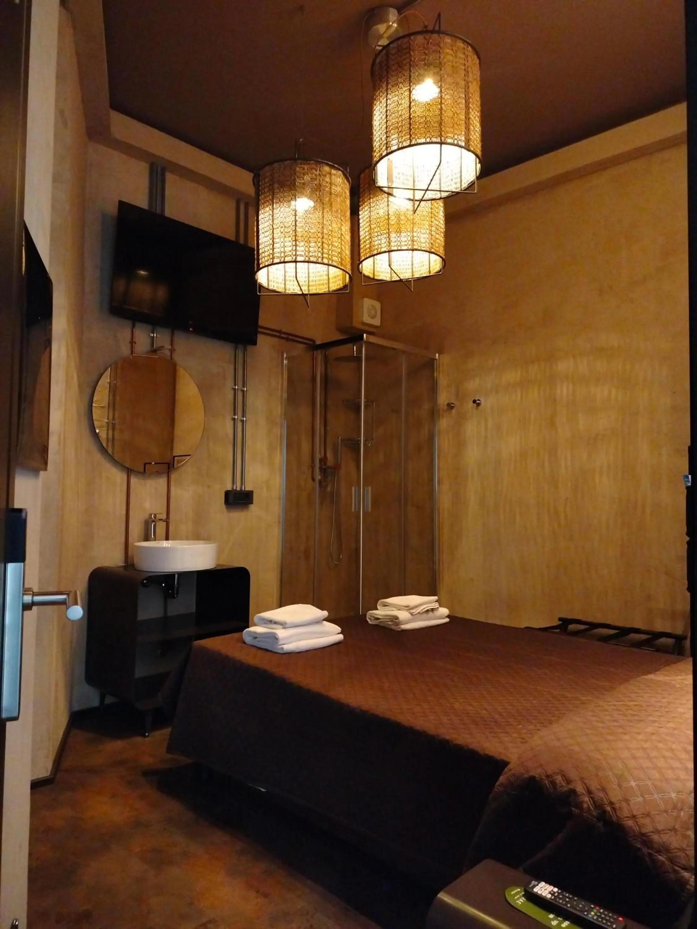 Bed in Hotel & Hostel 7