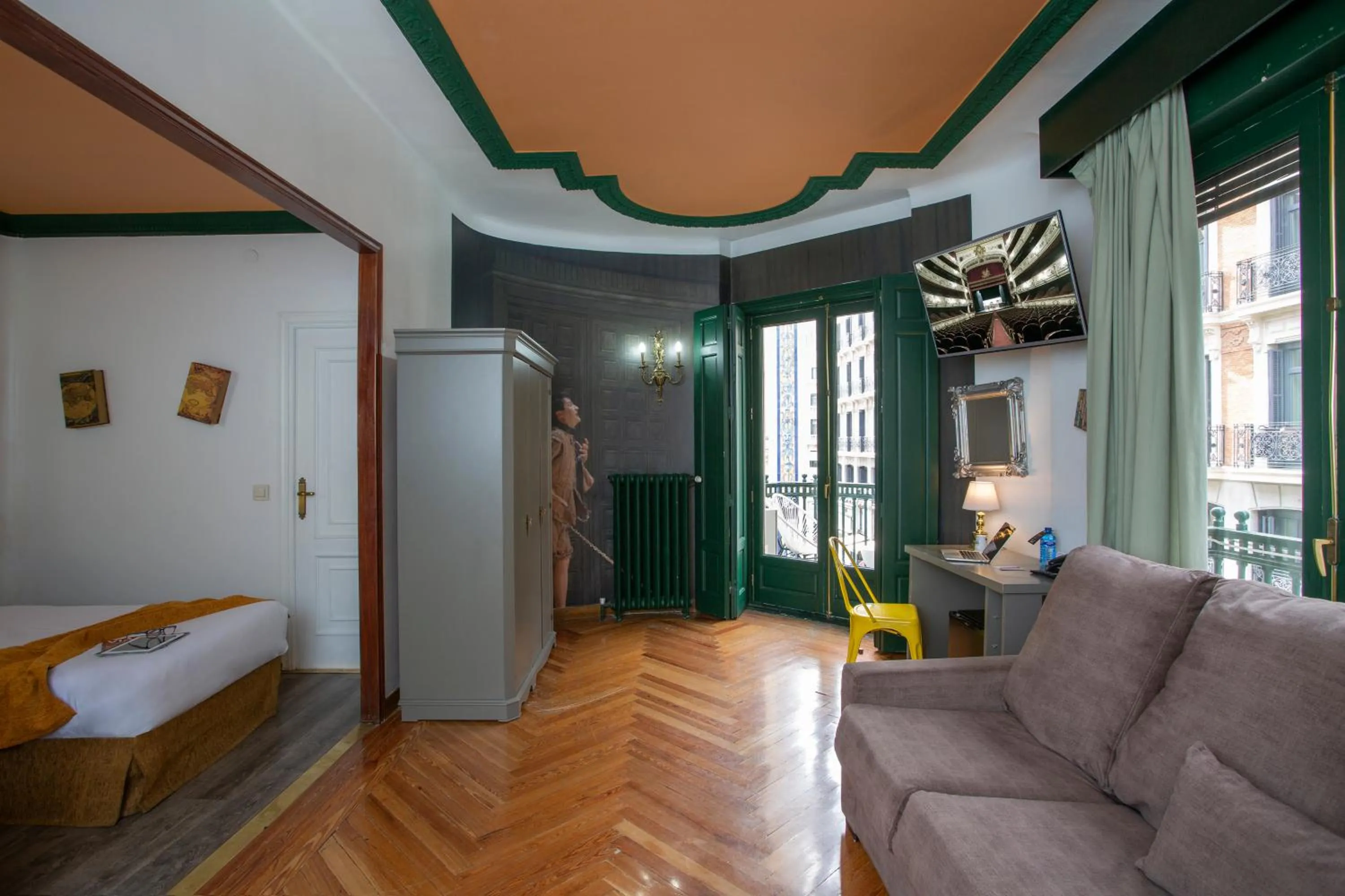 Bedroom in Casual del Teatro Madrid