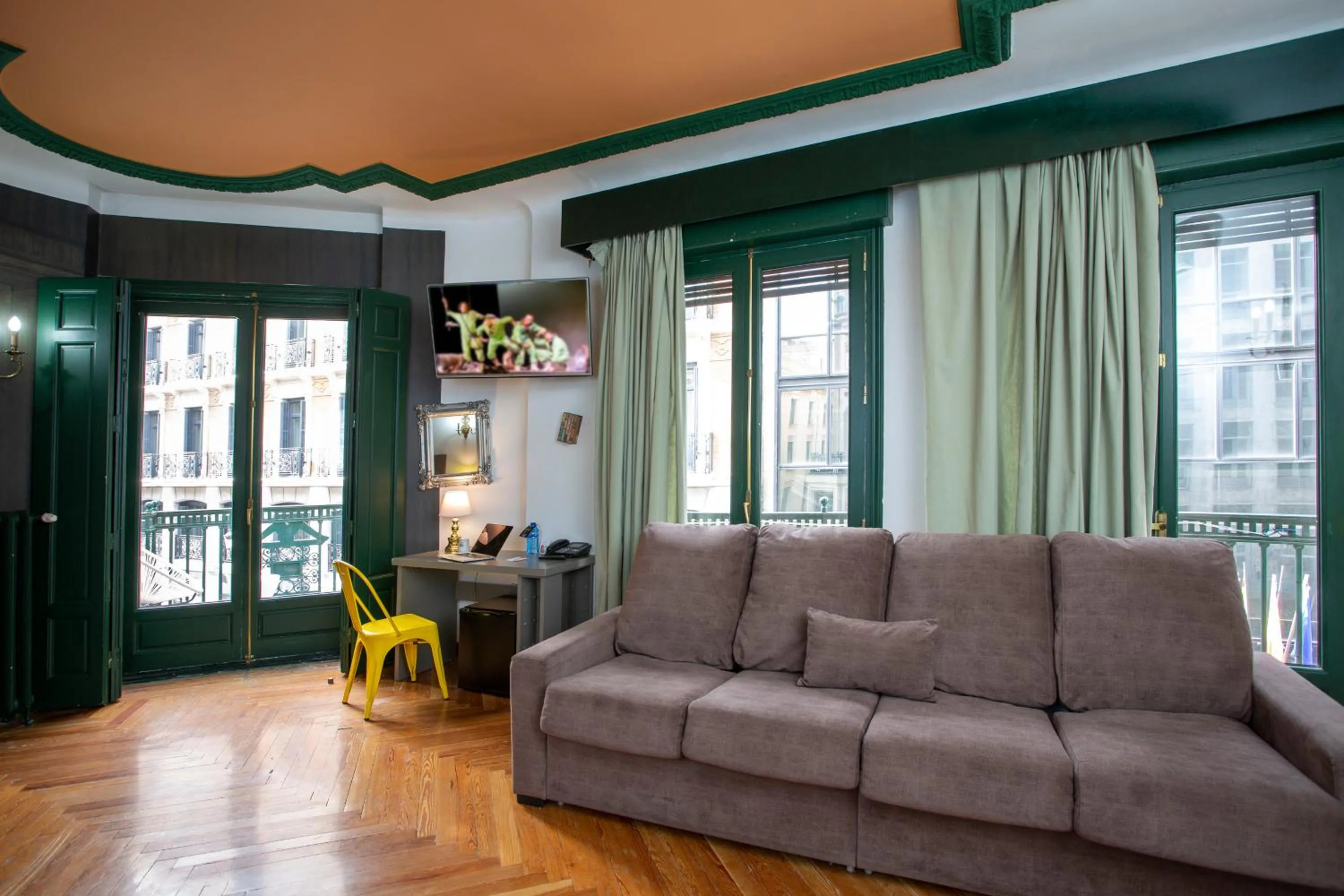 Bedroom in Casual del Teatro Madrid