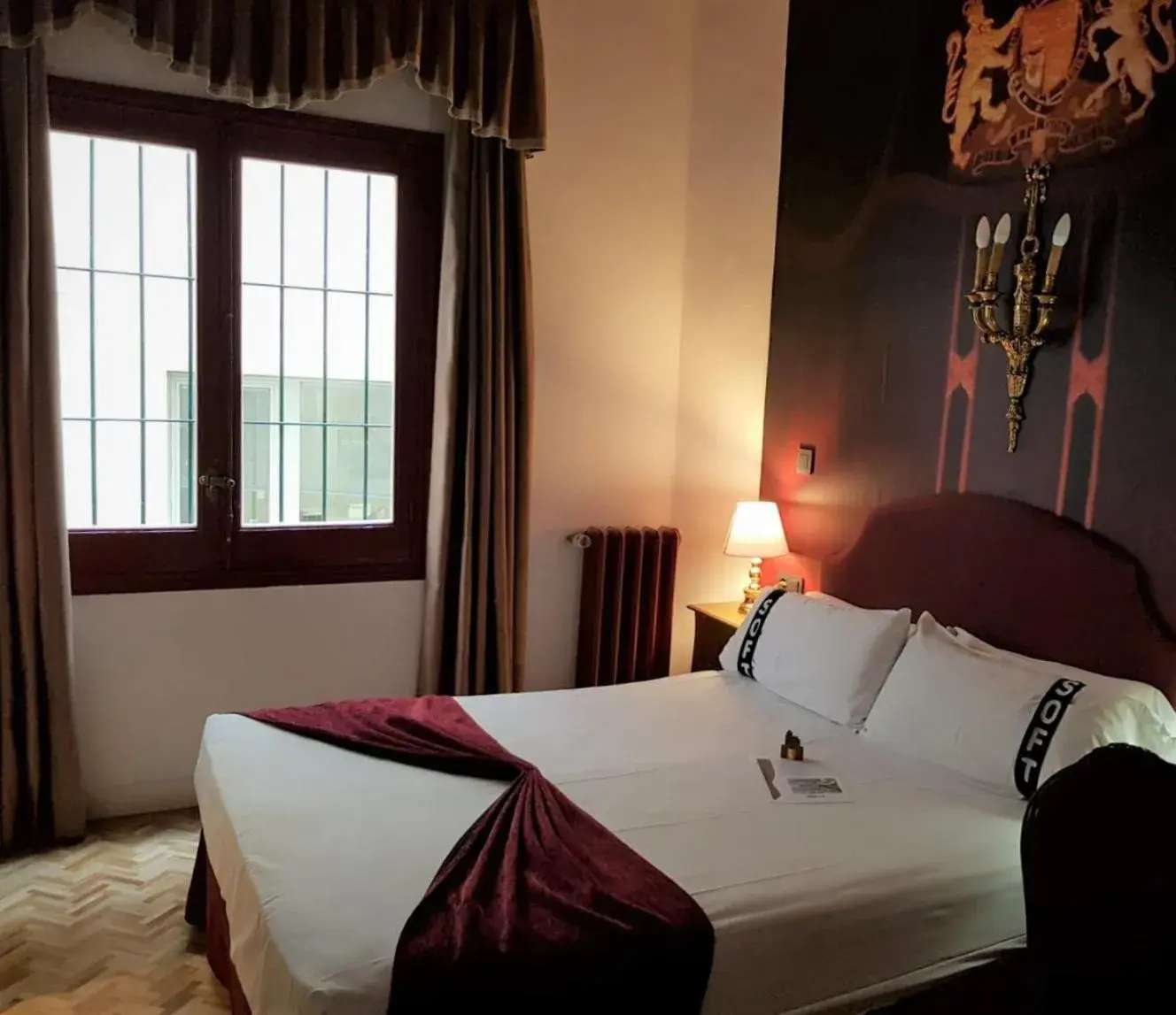 Bedroom, Bed in Casual del Teatro Madrid Bedroom, Bed in Casual del Teatro Madrid