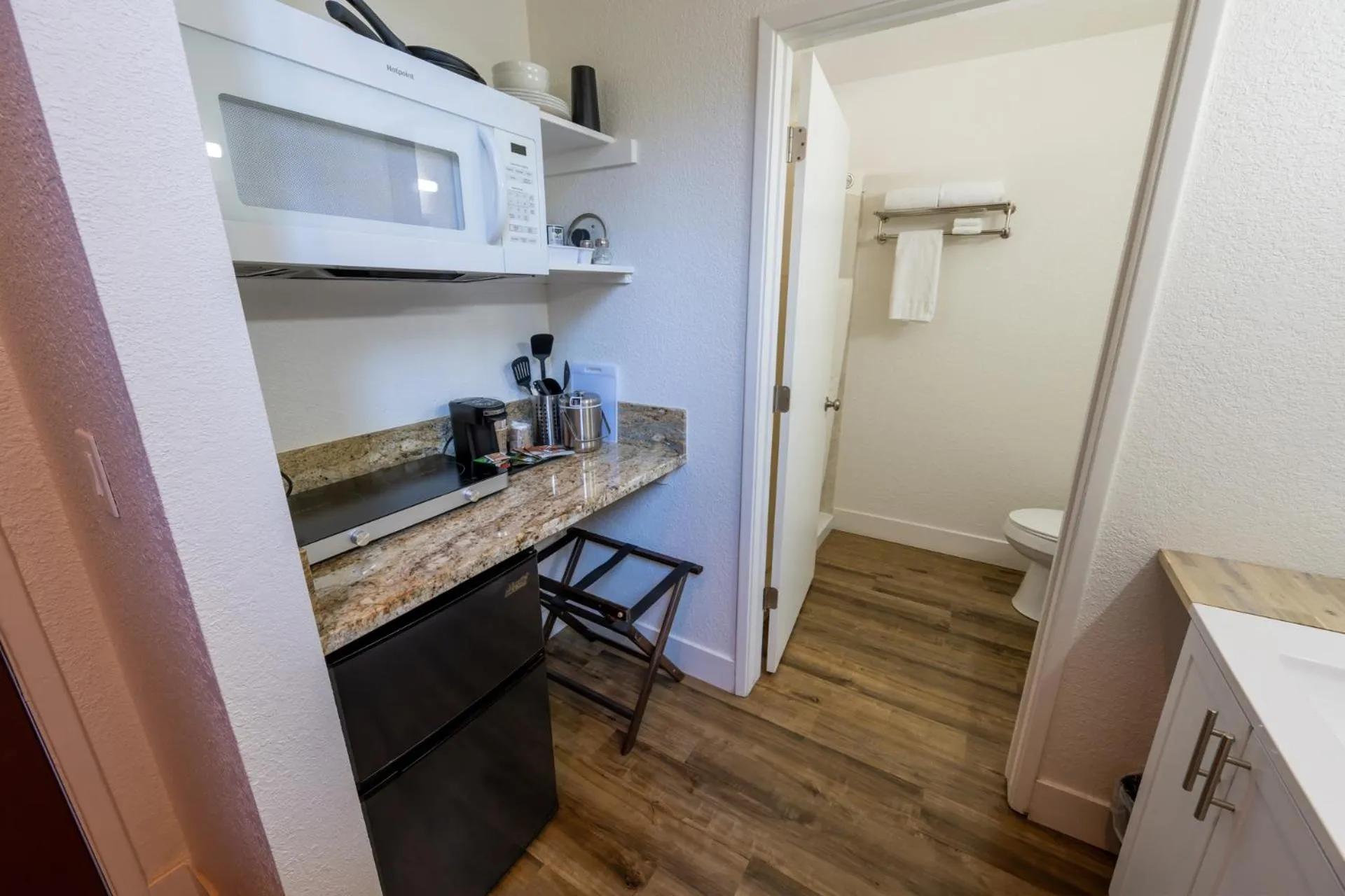 Kitchen or kitchenette in Amador Hotel