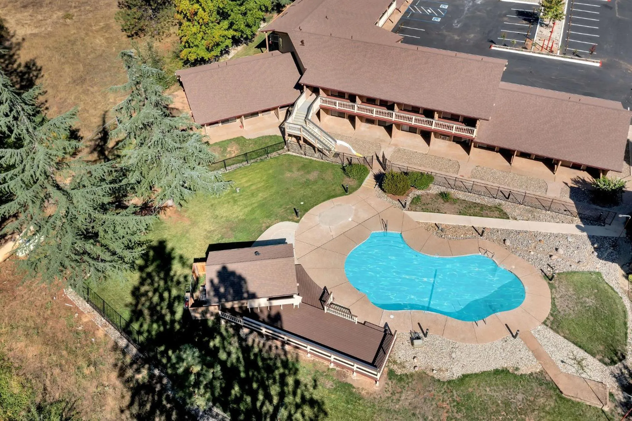 Pool view in Amador Hotel