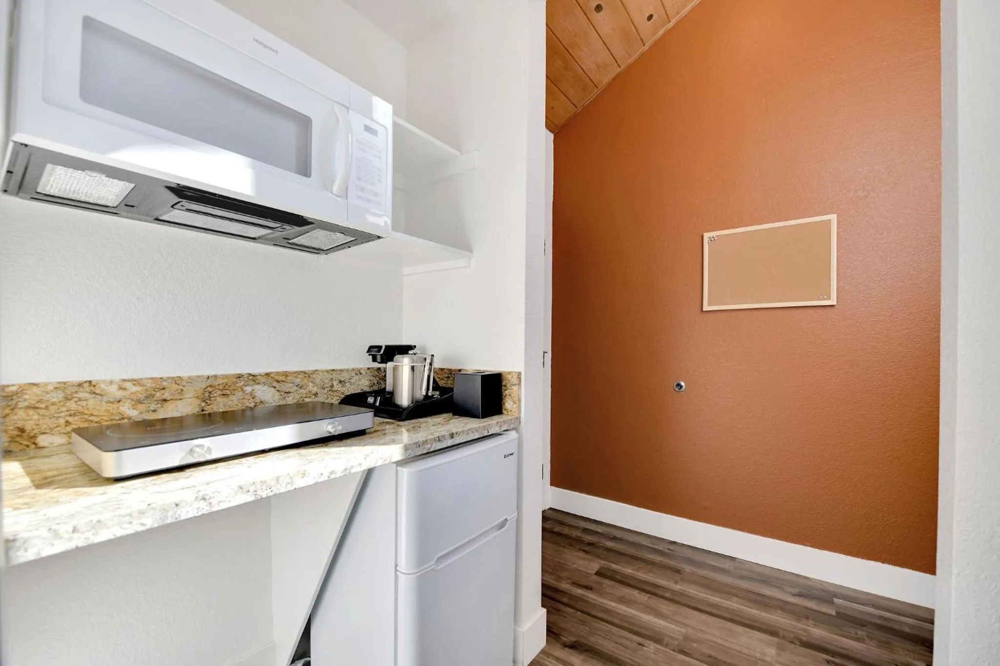 Kitchen or kitchenette in Amador Hotel