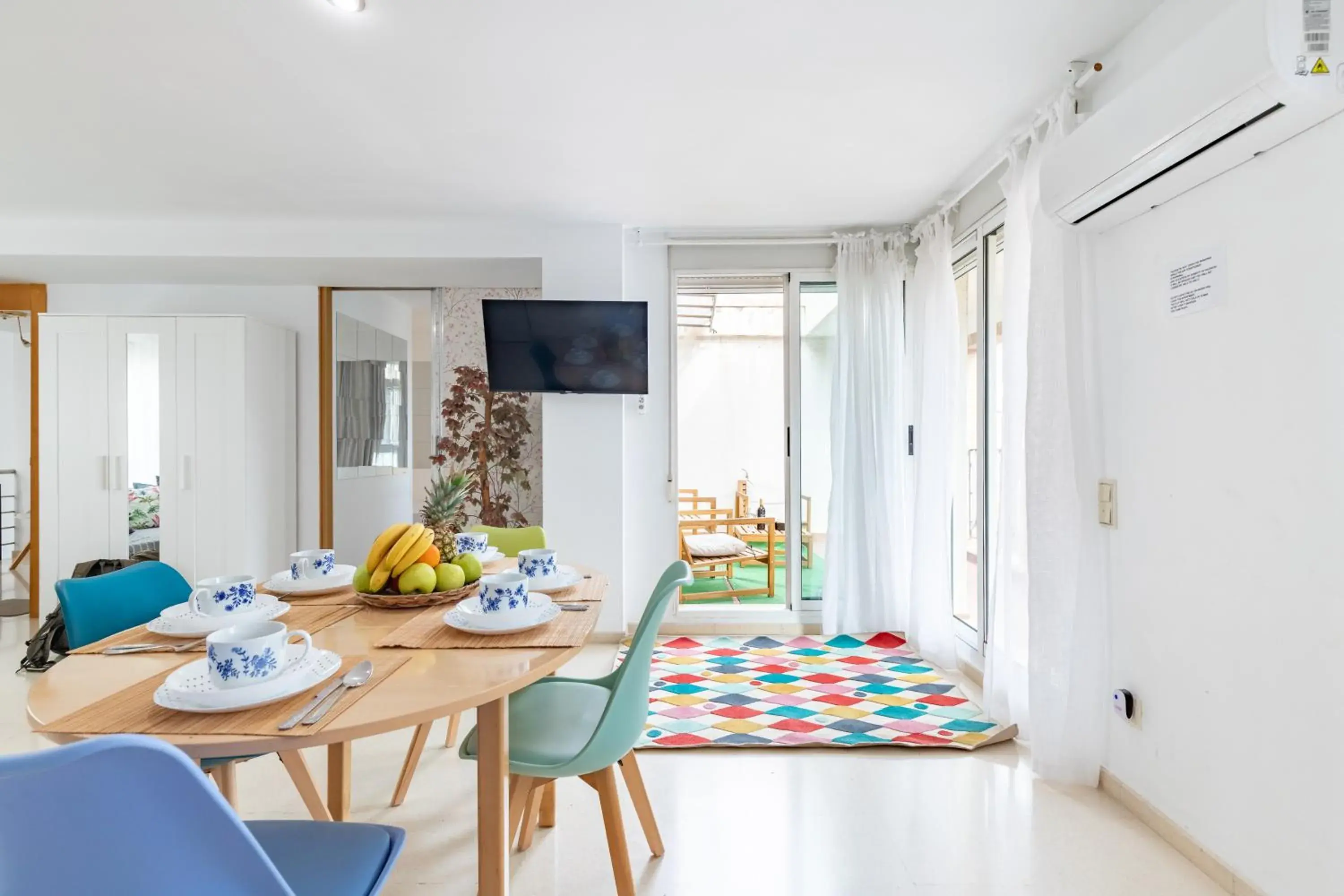 Penthouse Duplex in a 4 floors spanish house -8 min to center by Metro Penthouse Duplex in a 4 floors spanish house -8 min to center by Metro