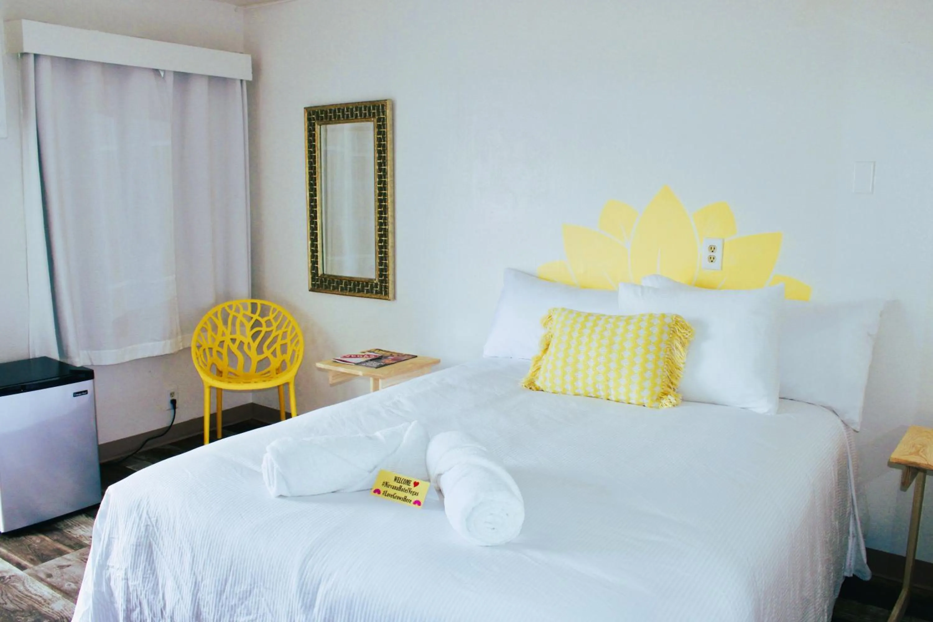 Bedroom, Bed in Nirvana Hotel