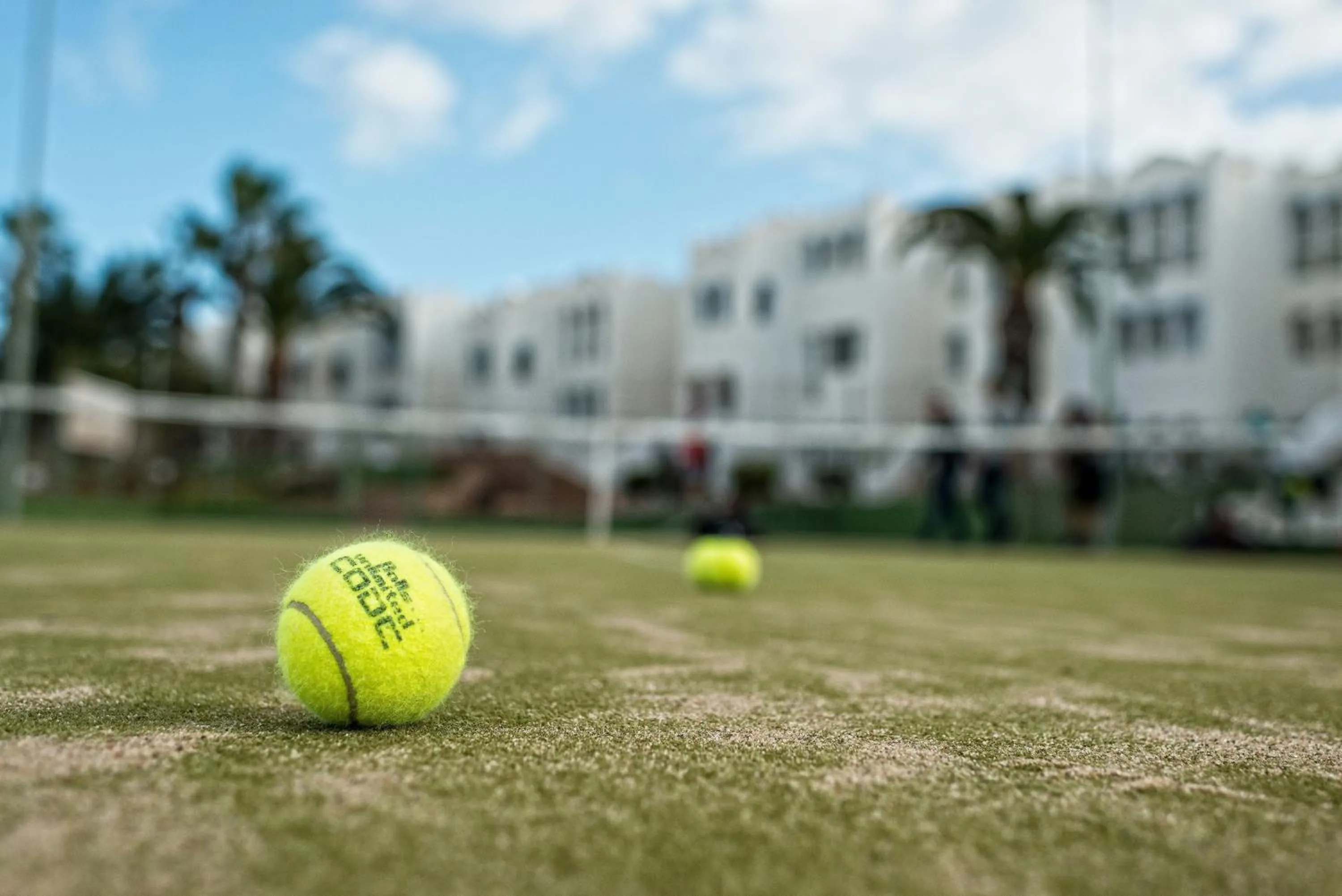 Tennis court in Sotavento Beach Club