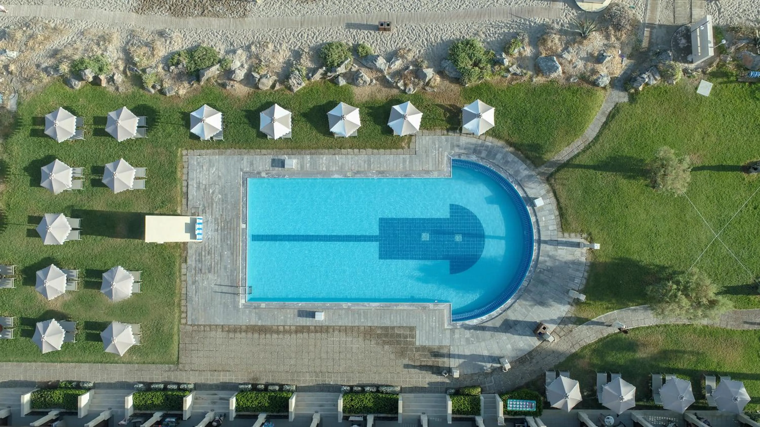 Swimming pool in Aquila Rithymna Beach