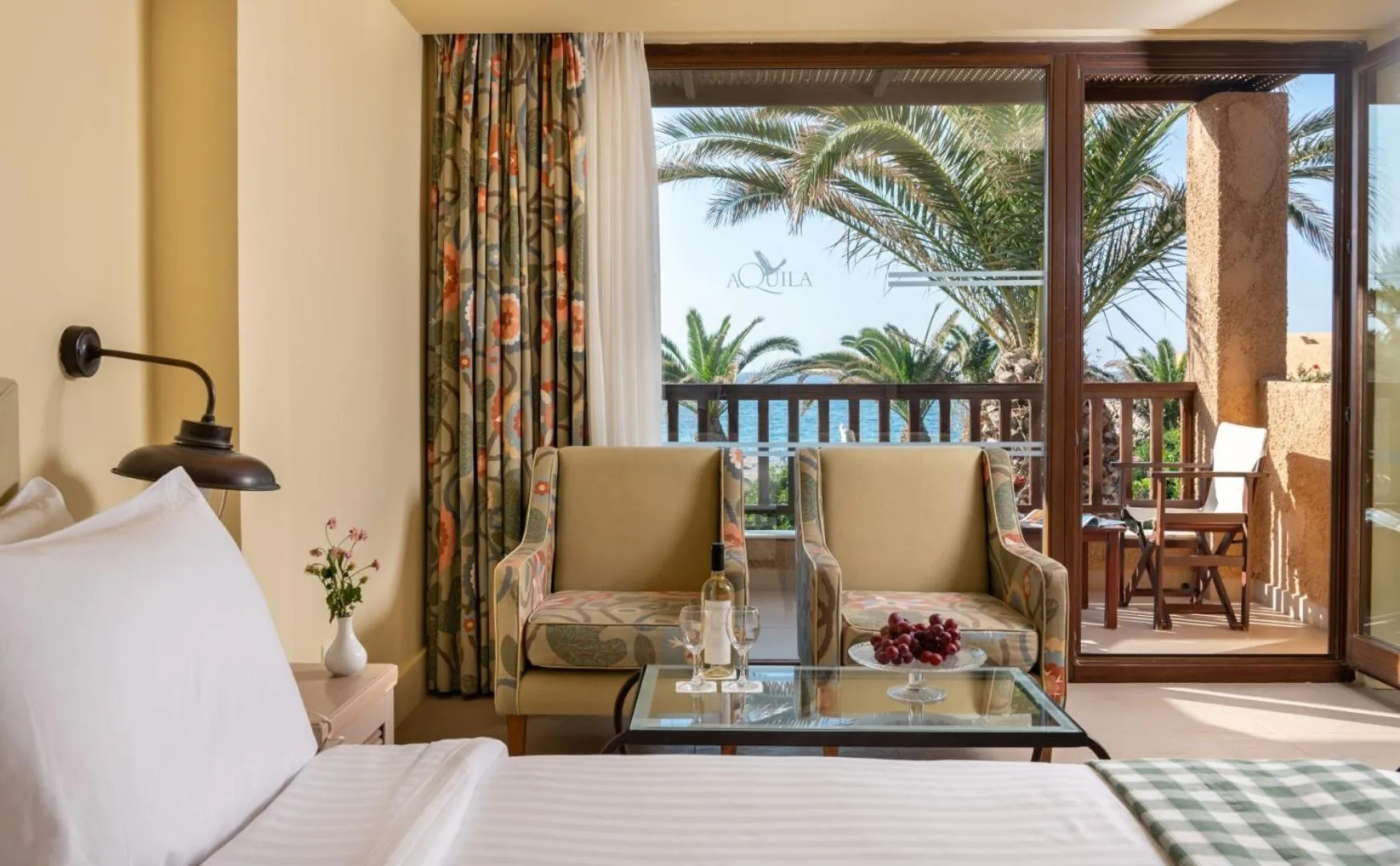 Family in Aquila Rithymna Beach