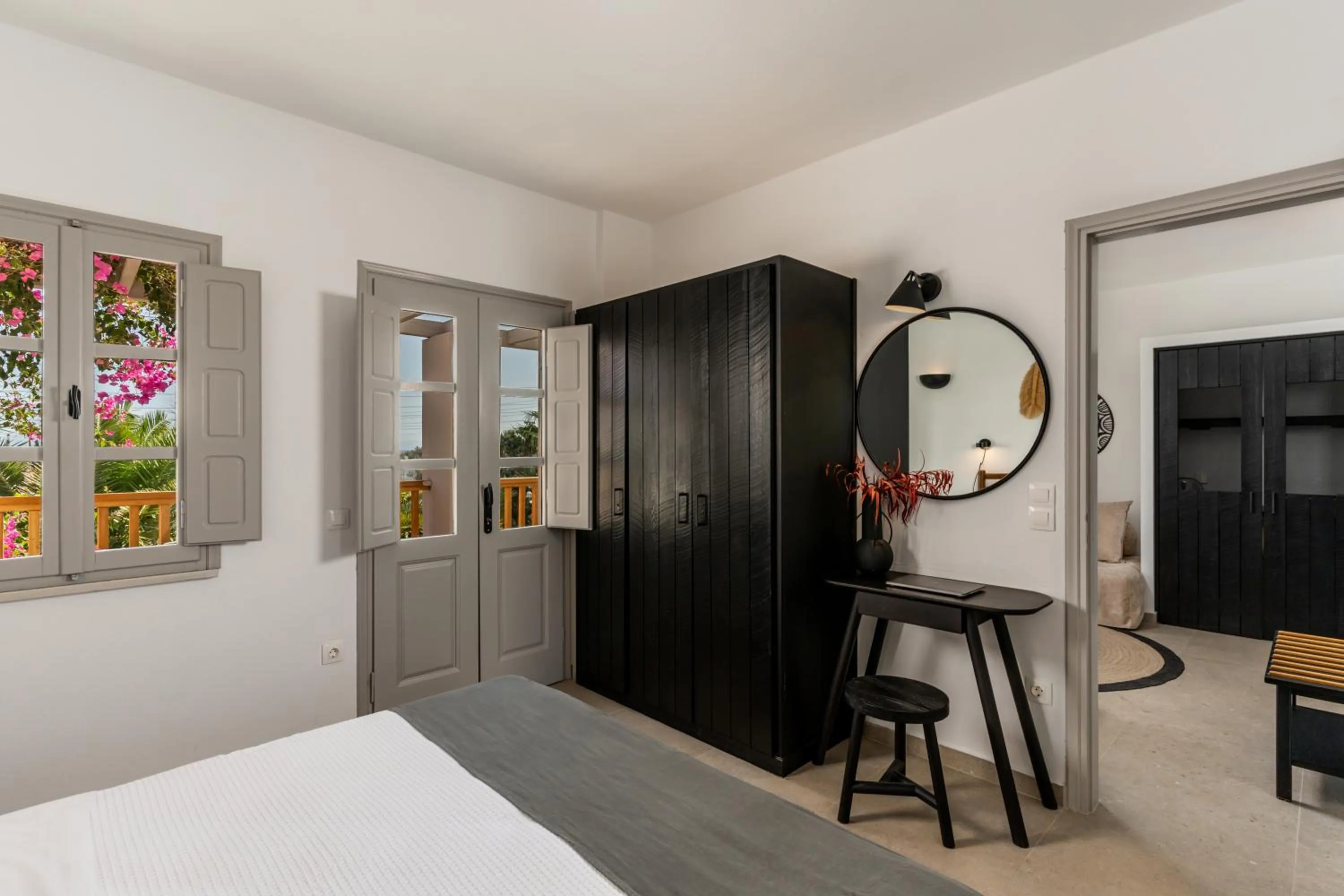 Living room, Bed in Marillia Village