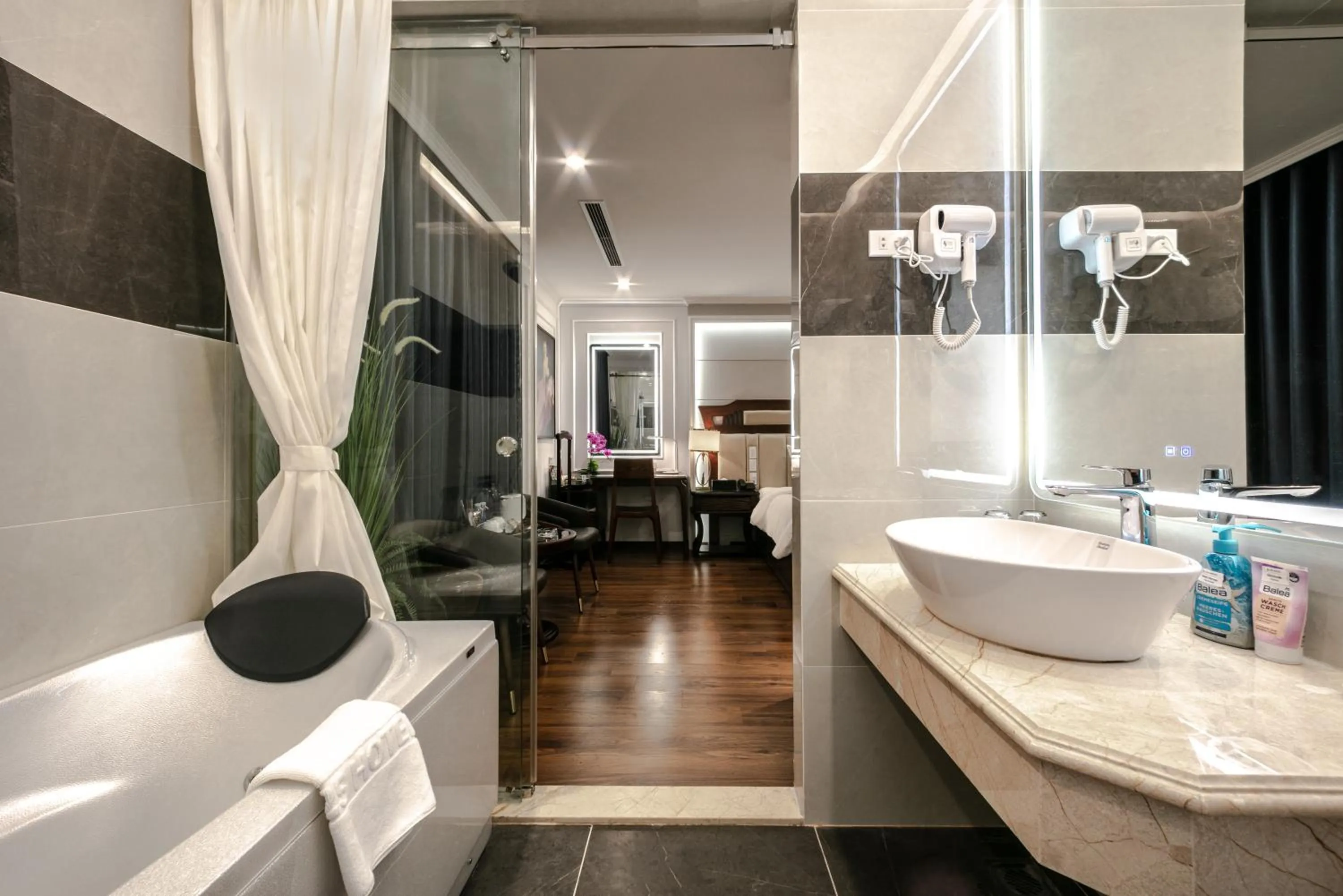 Bathroom in A25 Hotel - 16 Miếu Đầm