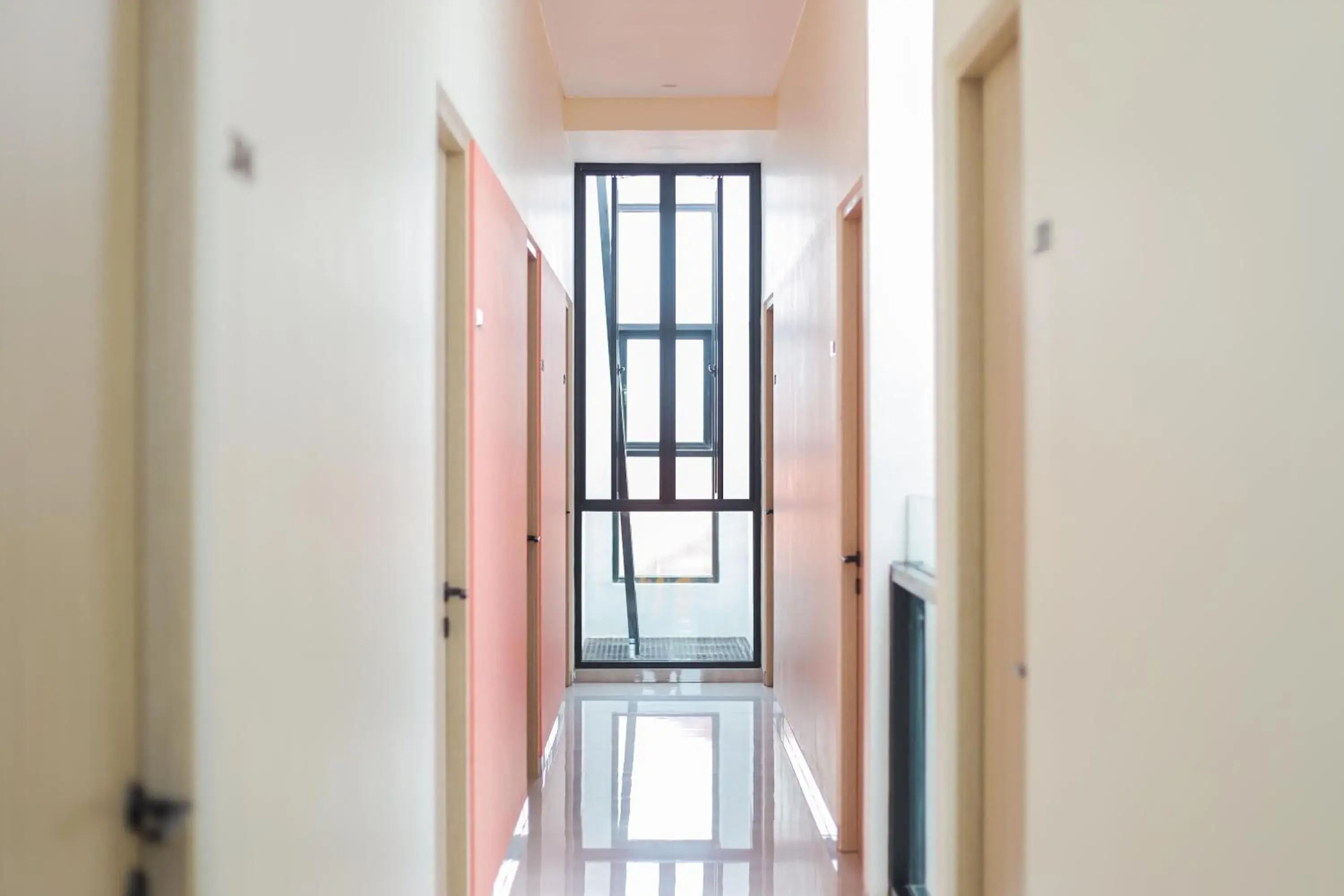 Sans Hotel Clover Ace Surabaya by RedDoorz Sans Hotel Clover Ace Surabaya by RedDoorz