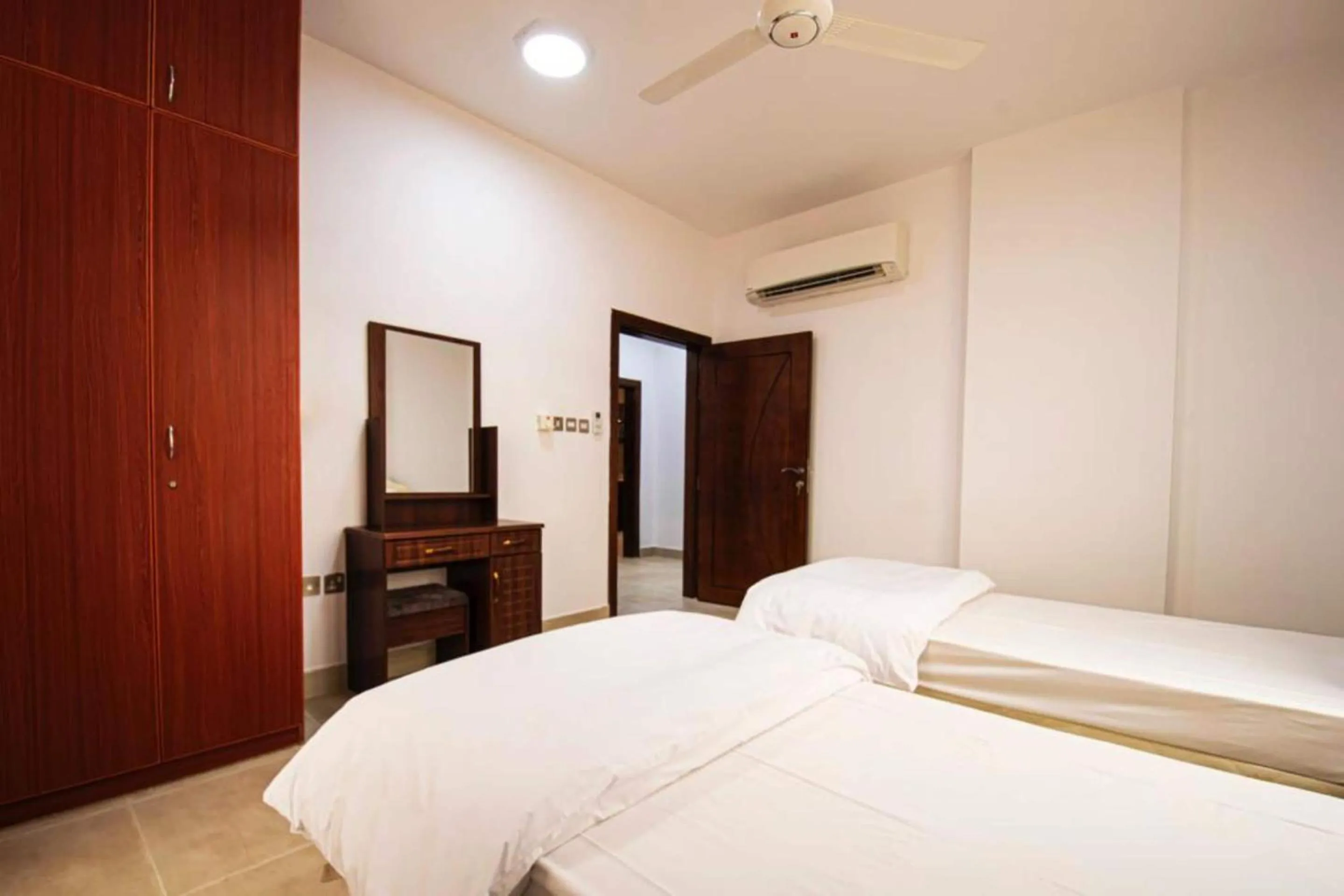 Bedroom, Bed in Super OYO 145 Jandul Salalah 2 Furnished Apartment