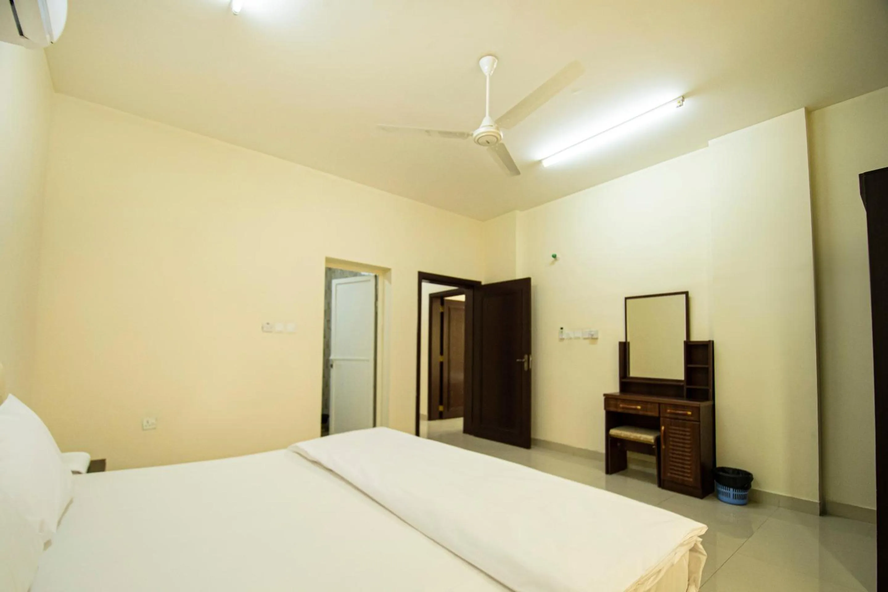 Bedroom, Bed in Super OYO 146 Jandul Salalah Furnished Apartment