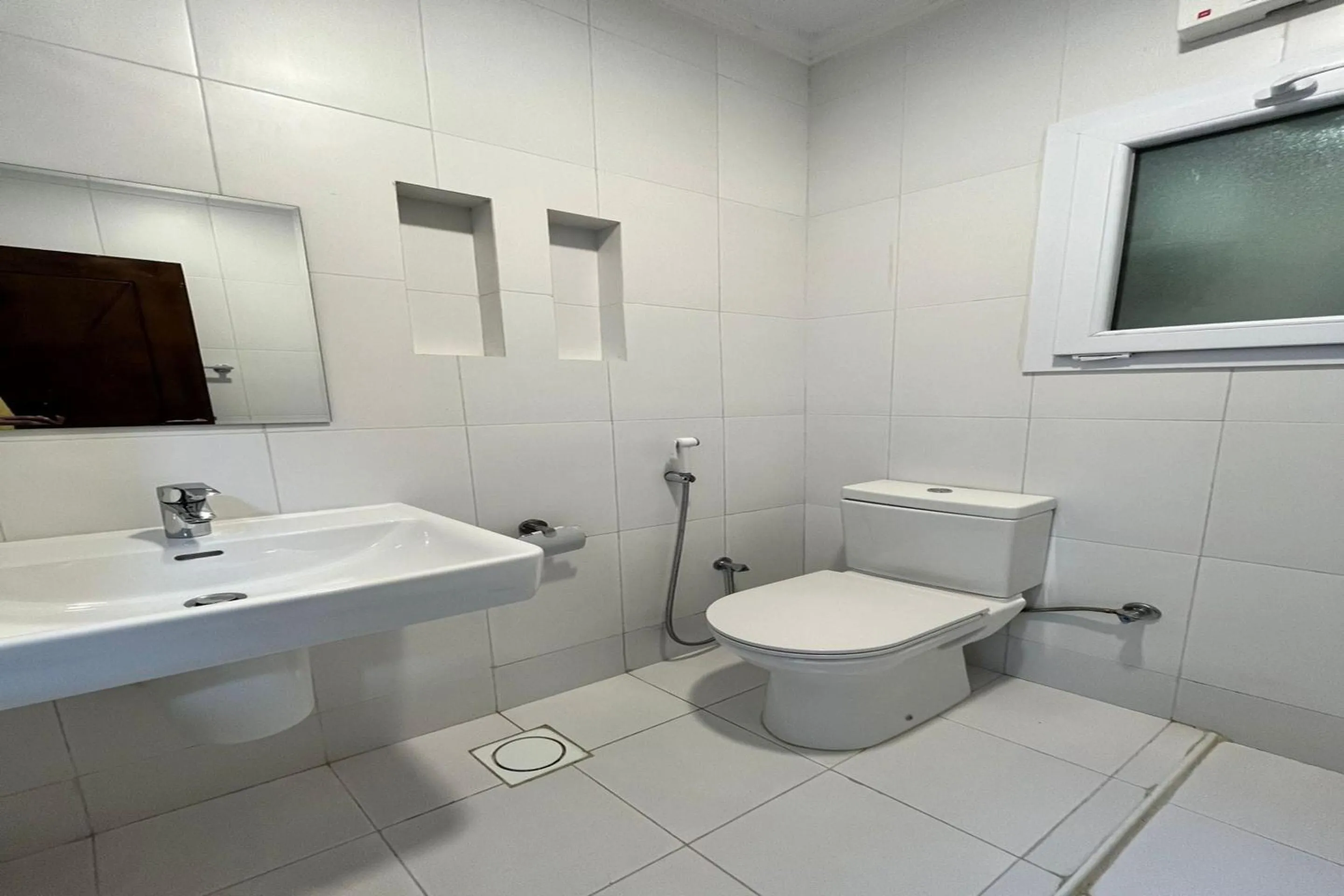 Bathroom in Super OYO 146 Jandul Salalah Furnished Apartment
