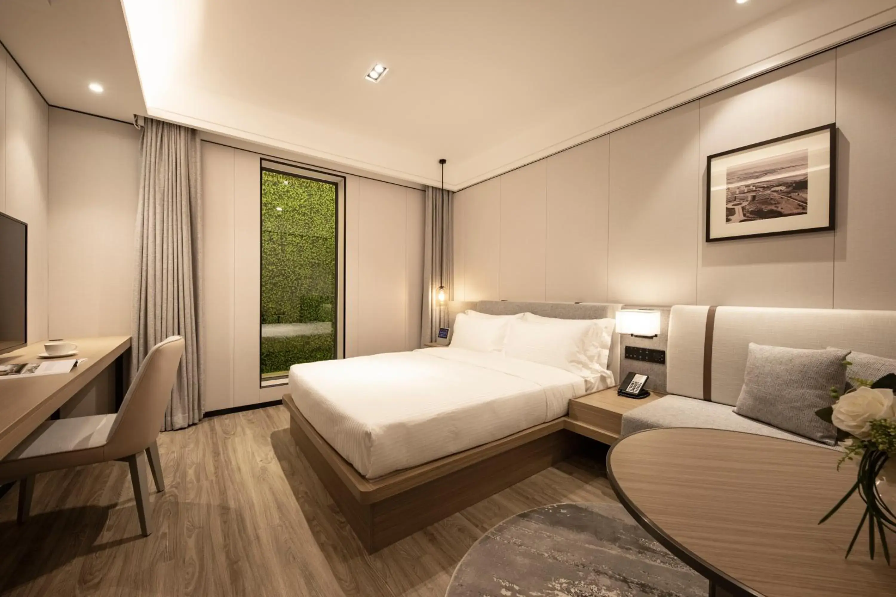 Superior King Room (No Window) in CM Serviced Apartment Shenzhen Dongmen Superior King Room (No Window) in CM Serviced Apartment Shenzhen Dongmen