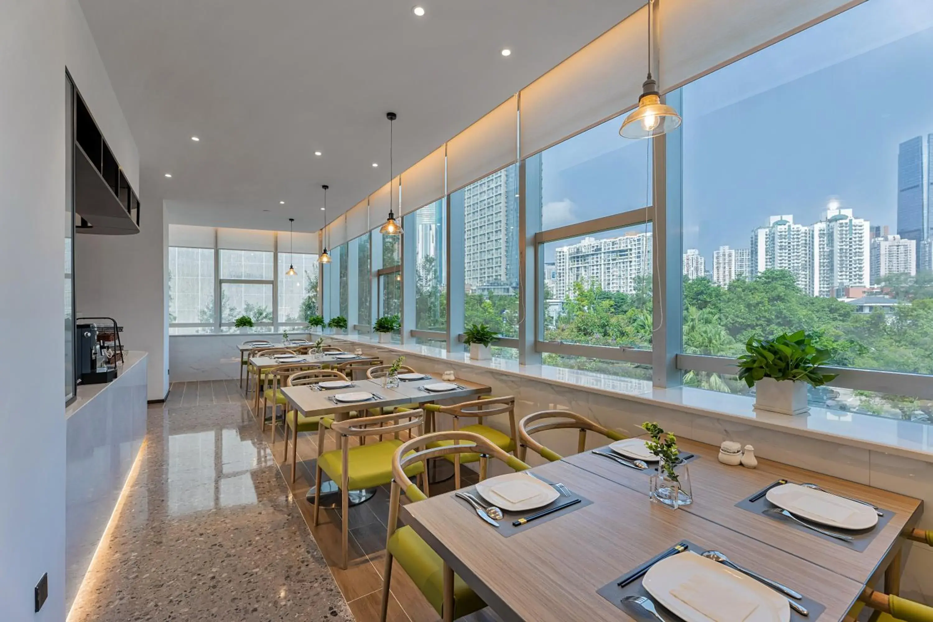 Restaurant/places to eat in CM Serviced Apartment Shenzhen Dongmen Restaurant/places to eat in CM Serviced Apartment Shenzhen Dongmen