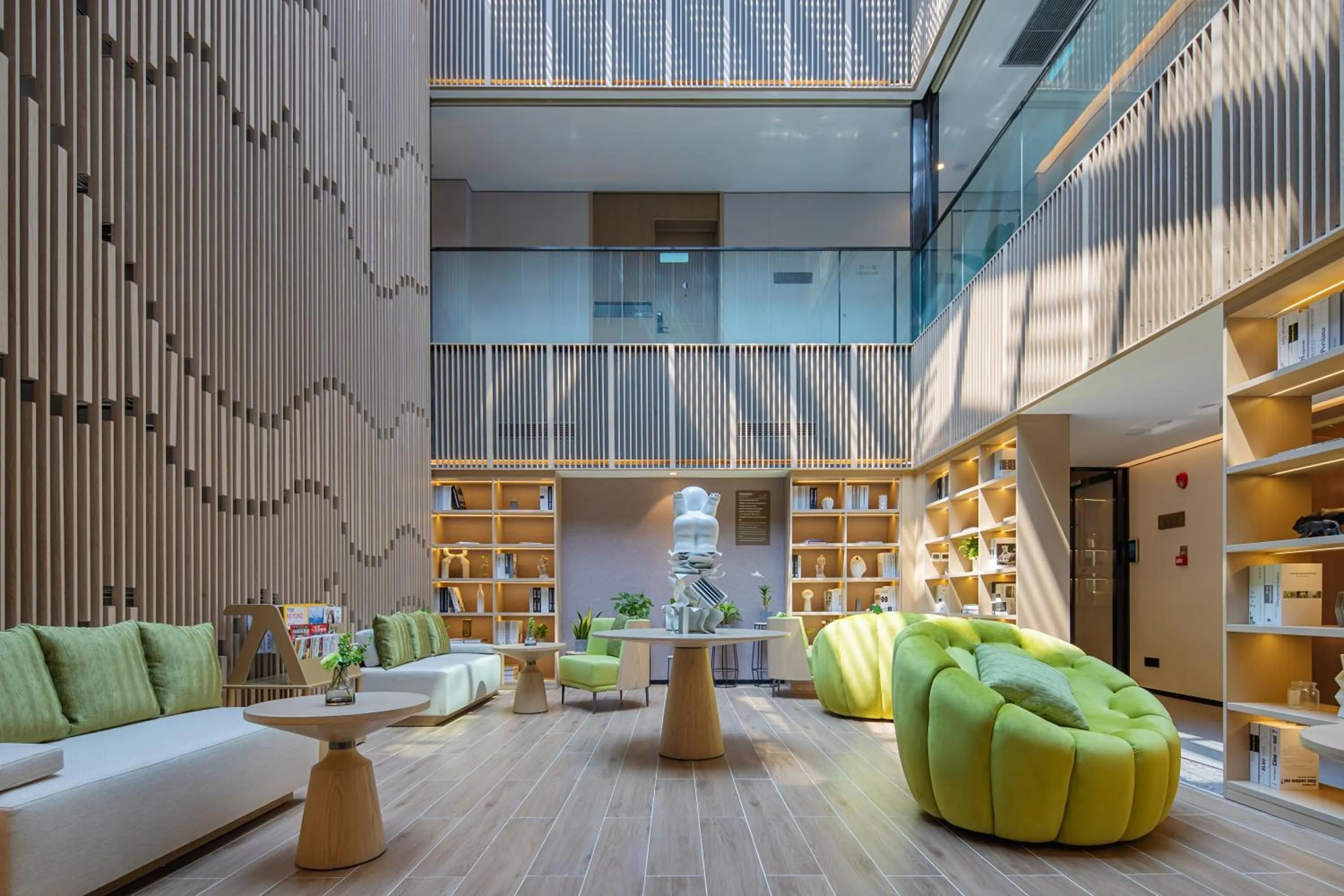 Library in CM Serviced Apartment Shenzhen Dongmen