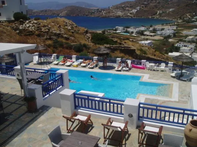 Area and facilities in Rita's Place Hotel