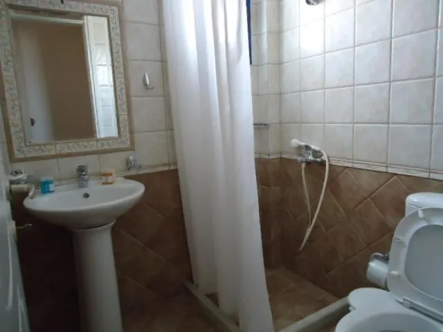 Bathroom in Rita's Place Hotel