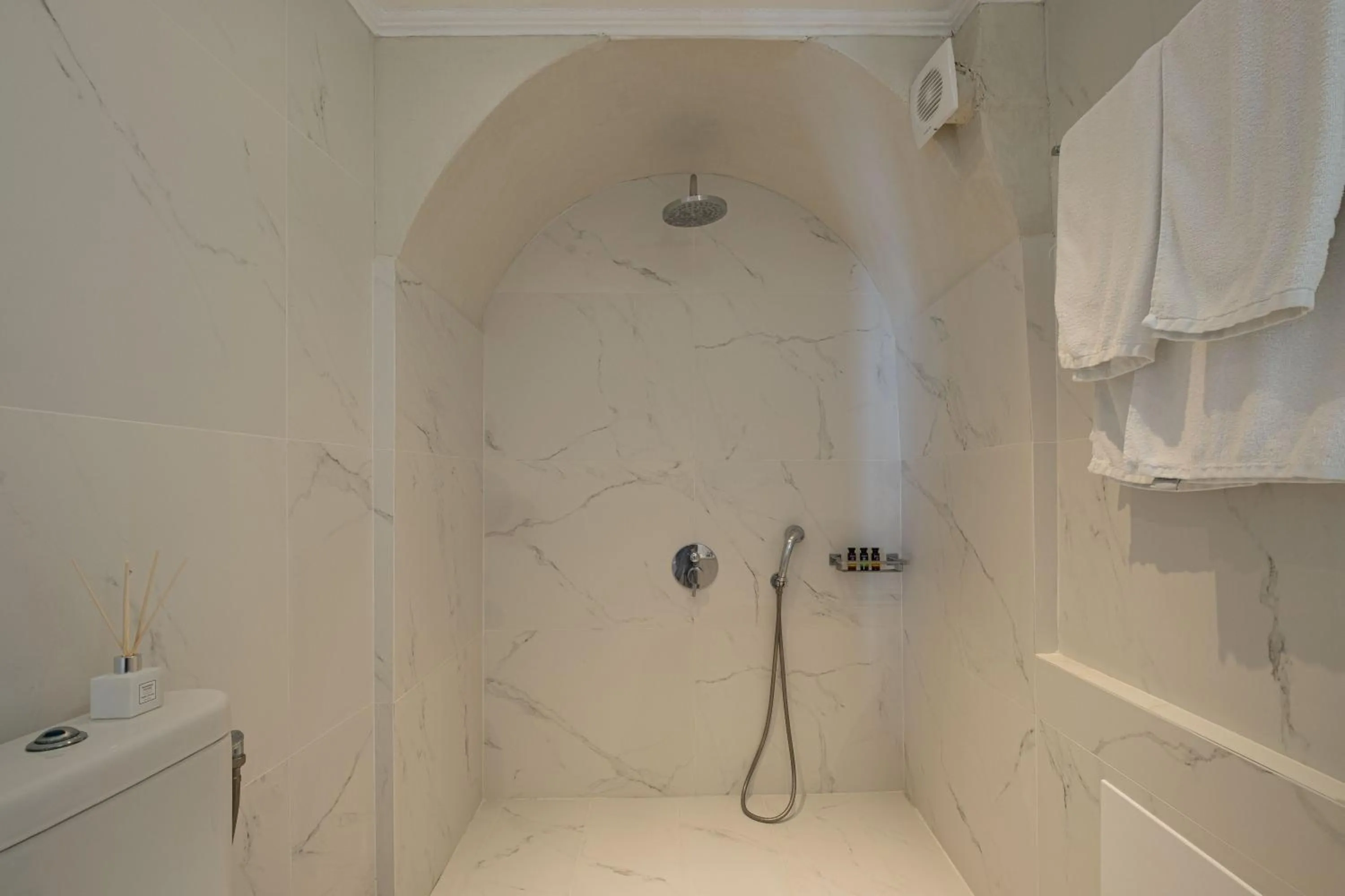 Shower in Andromeda Villas & Spa Resort