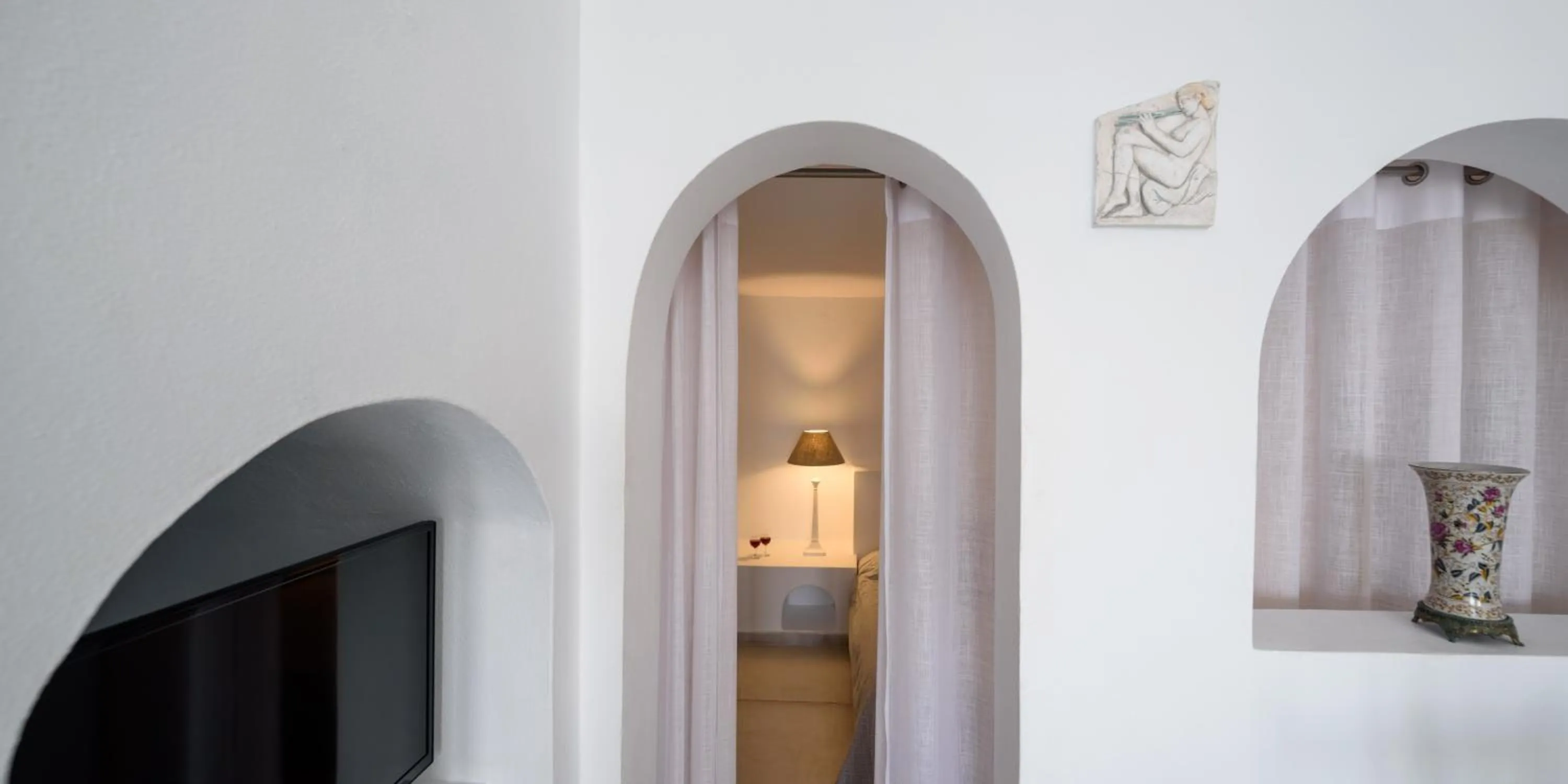 TV and multimedia in Andromeda Villas & Spa Resort