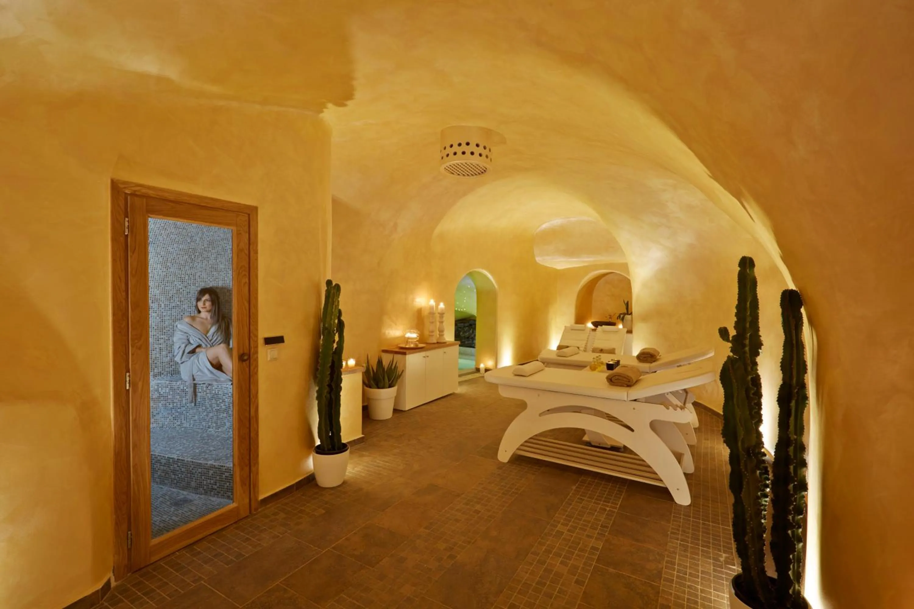 Hot Tub, Bed in Andromeda Villas & Spa Resort