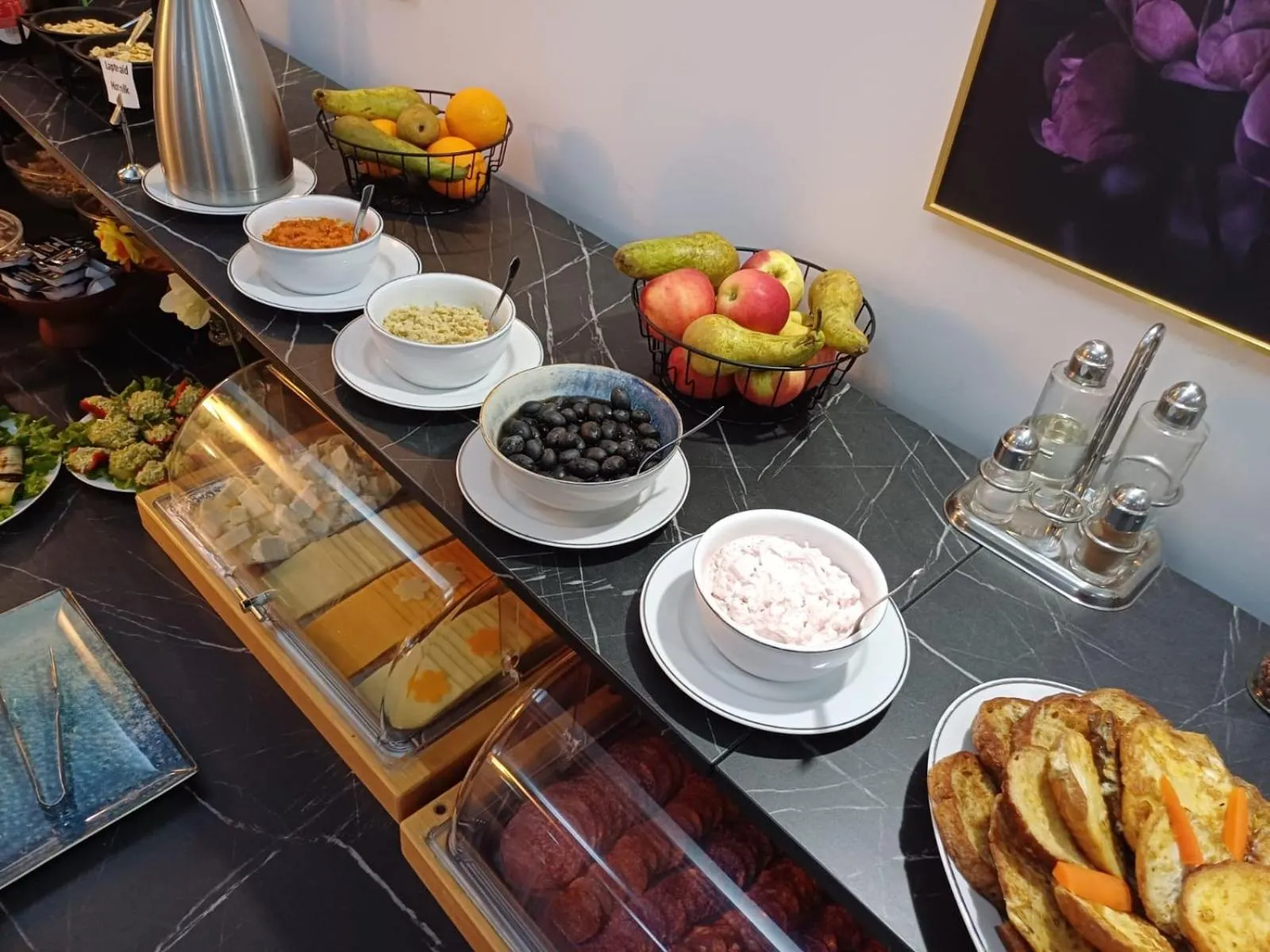 Breakfast in Hotel Excelsior By TimHotels