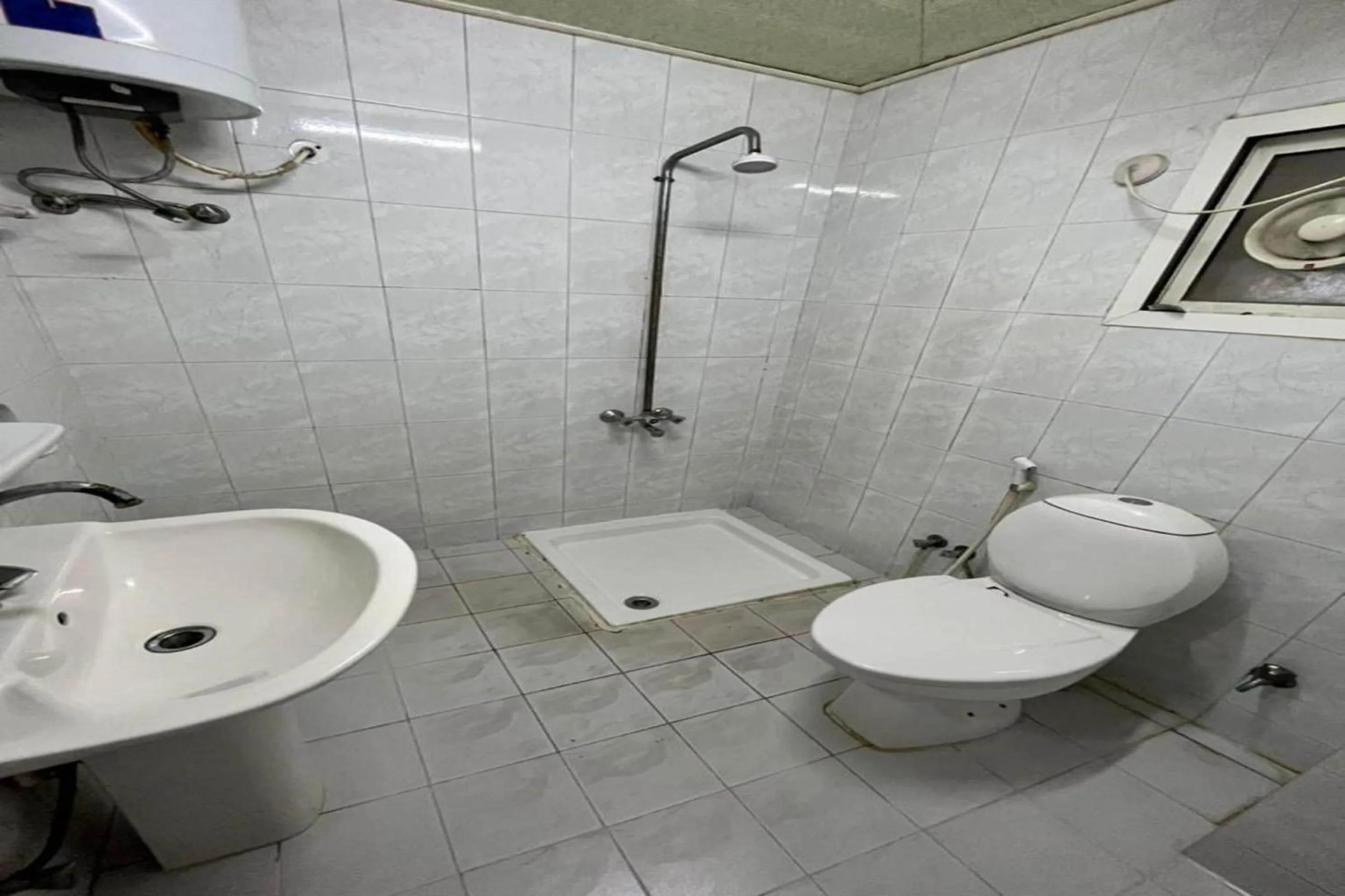 Bathroom in Super OYO 149 Bait Al Ghubaira Furnished Flat