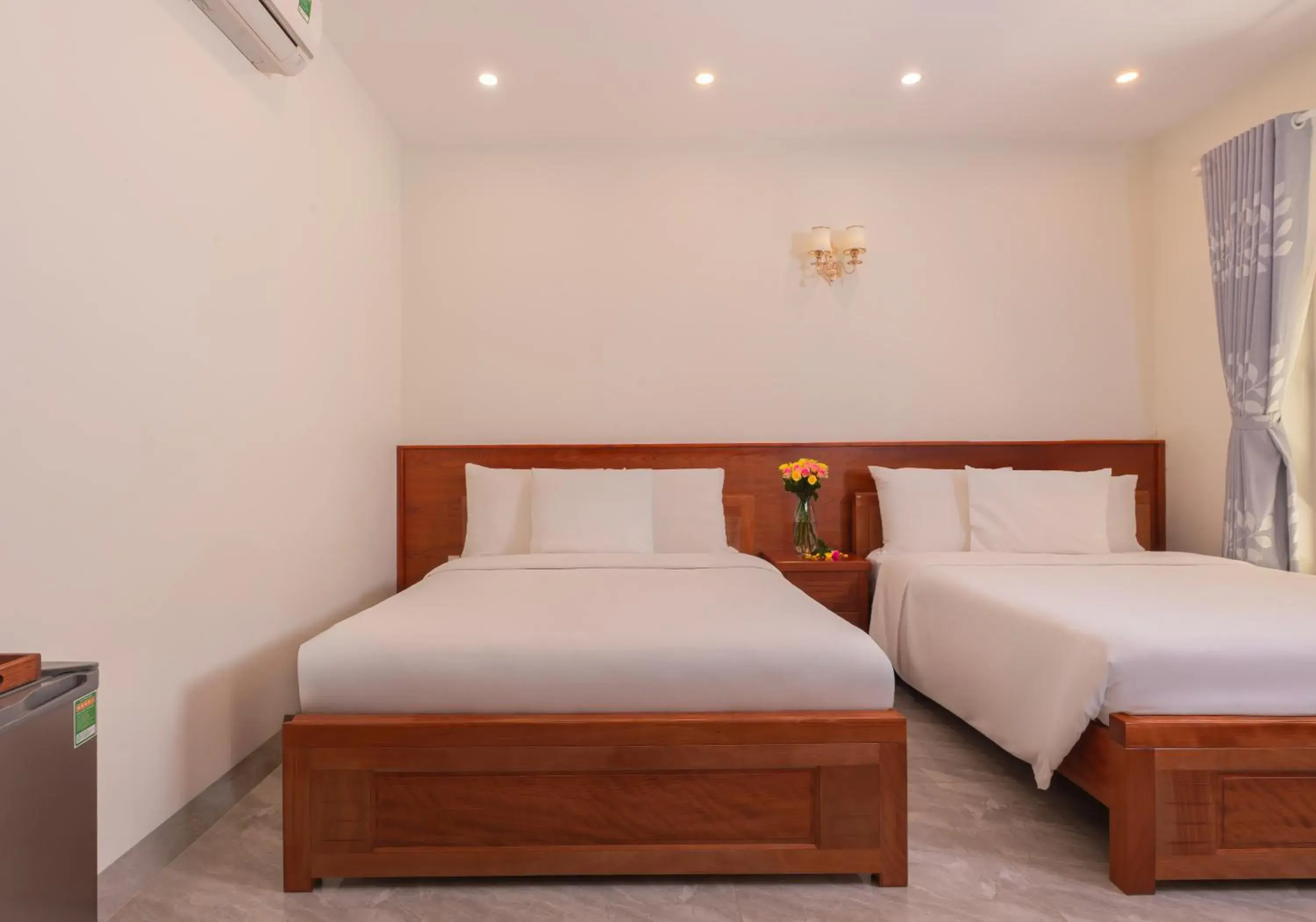 Bed in Khách sạn gần biển Karina Phú Yên Bed in Khách sạn gần biển Karina Phú Yên