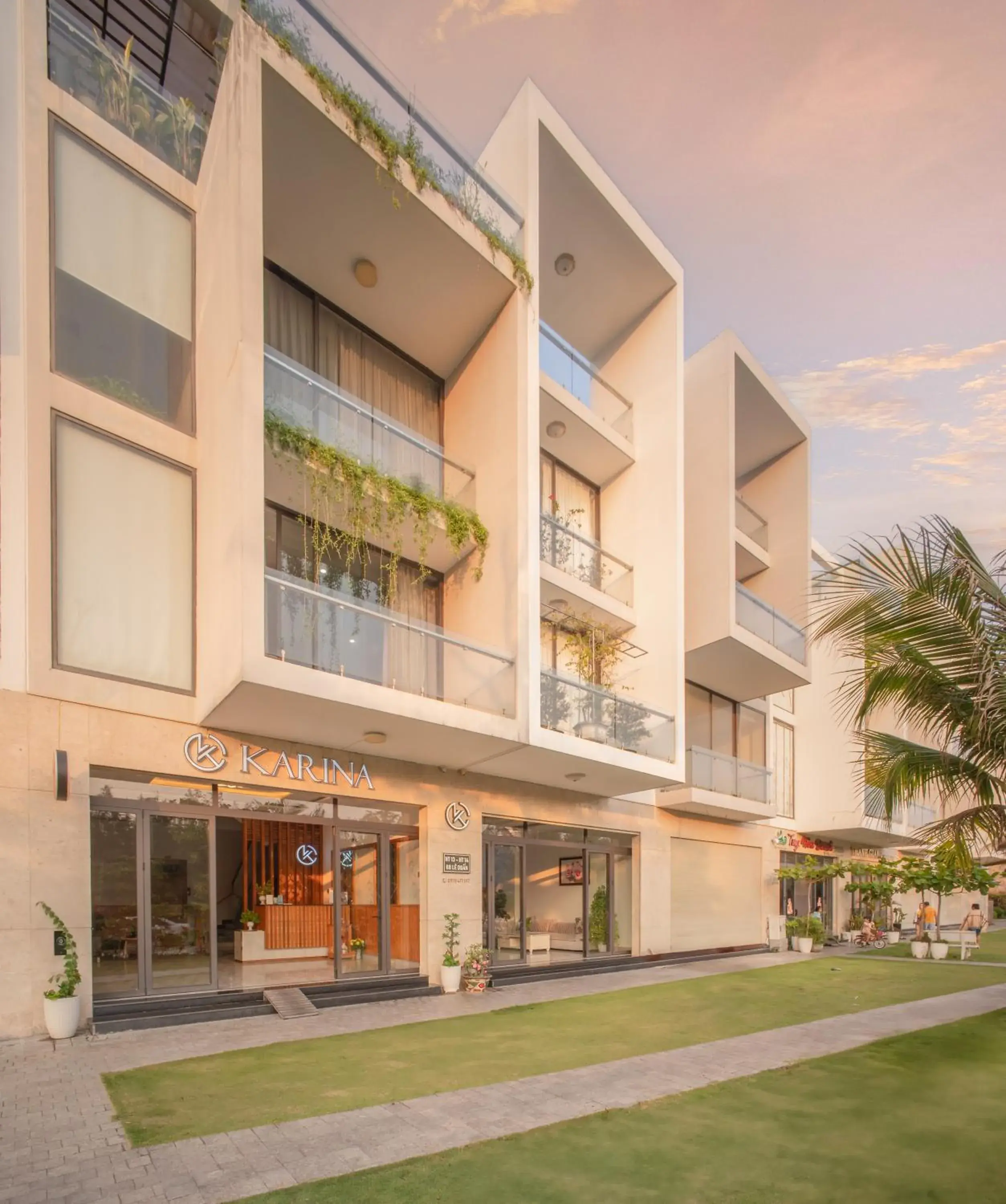 Property building in Khách sạn gần biển Karina Phú Yên Property building in Khách sạn gần biển Karina Phú Yên