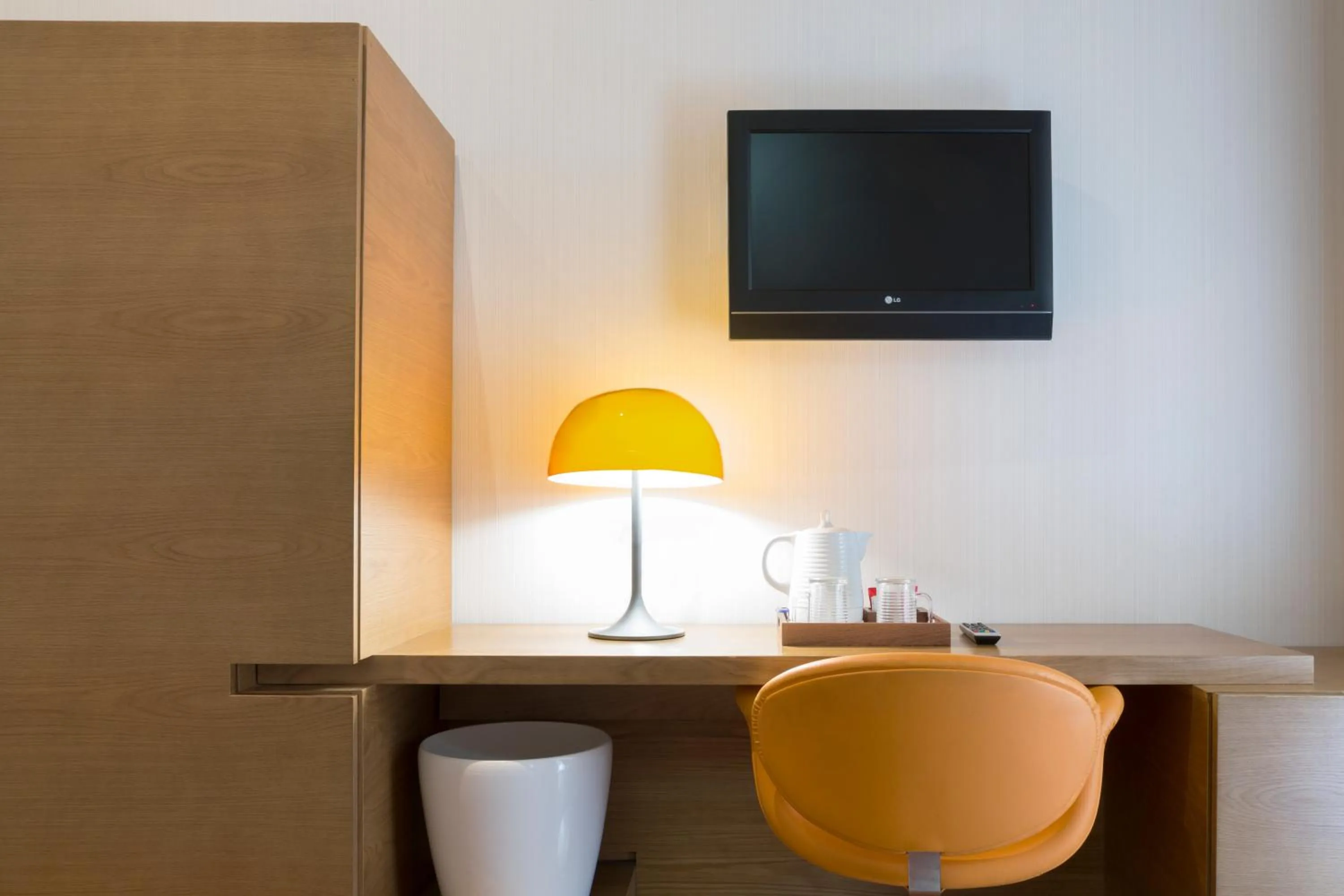 Coffee/tea facilities in Petit Palace Plaza Málaga