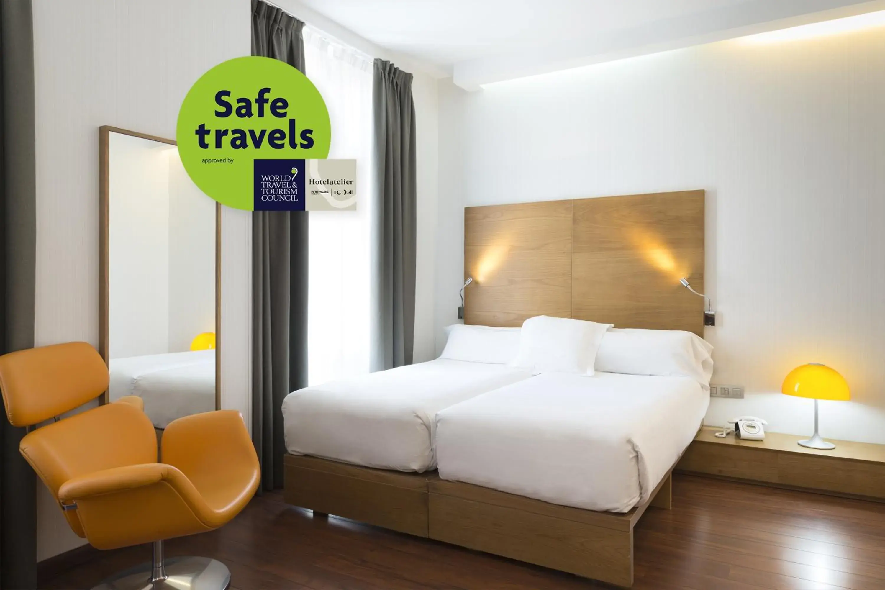 Photo of the whole room, Bed in Petit Palace Plaza Málaga Photo of the whole room, Bed in Petit Palace Plaza Málaga