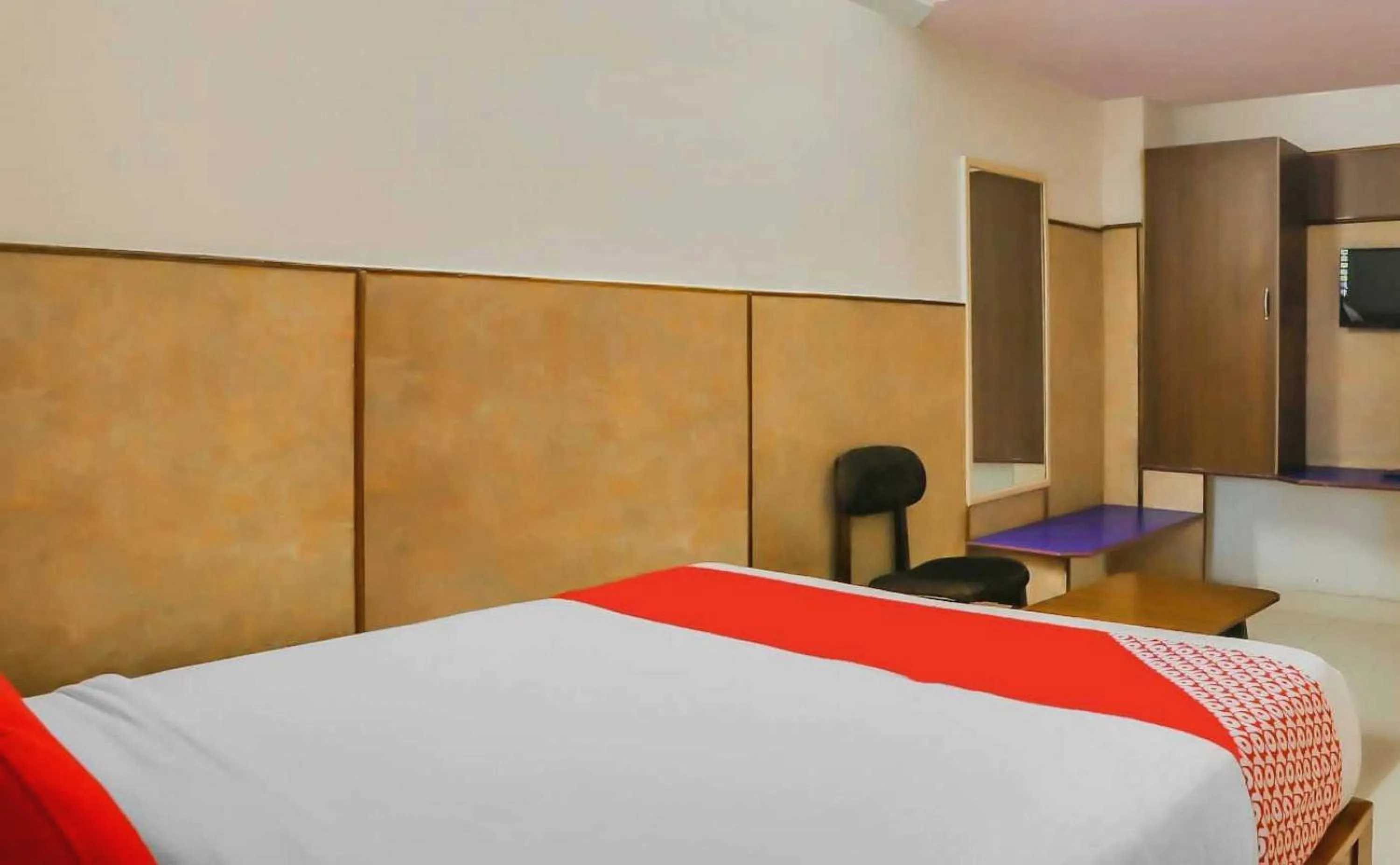 Bedroom, Bed in Hotel O Sai Vishram