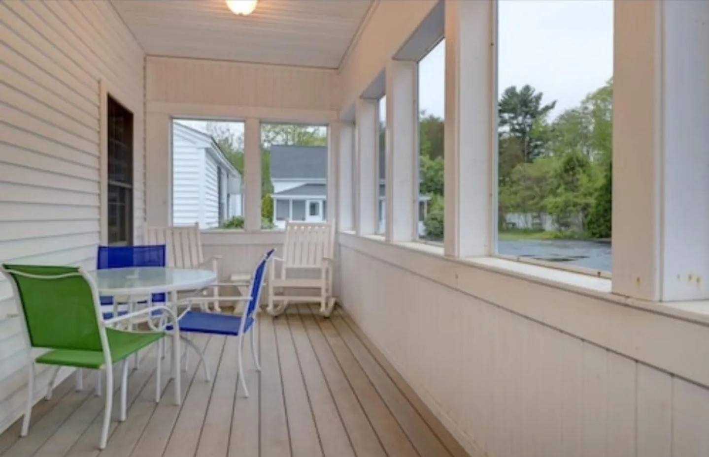 Patio in Carriage House Motel Cottages & Suites