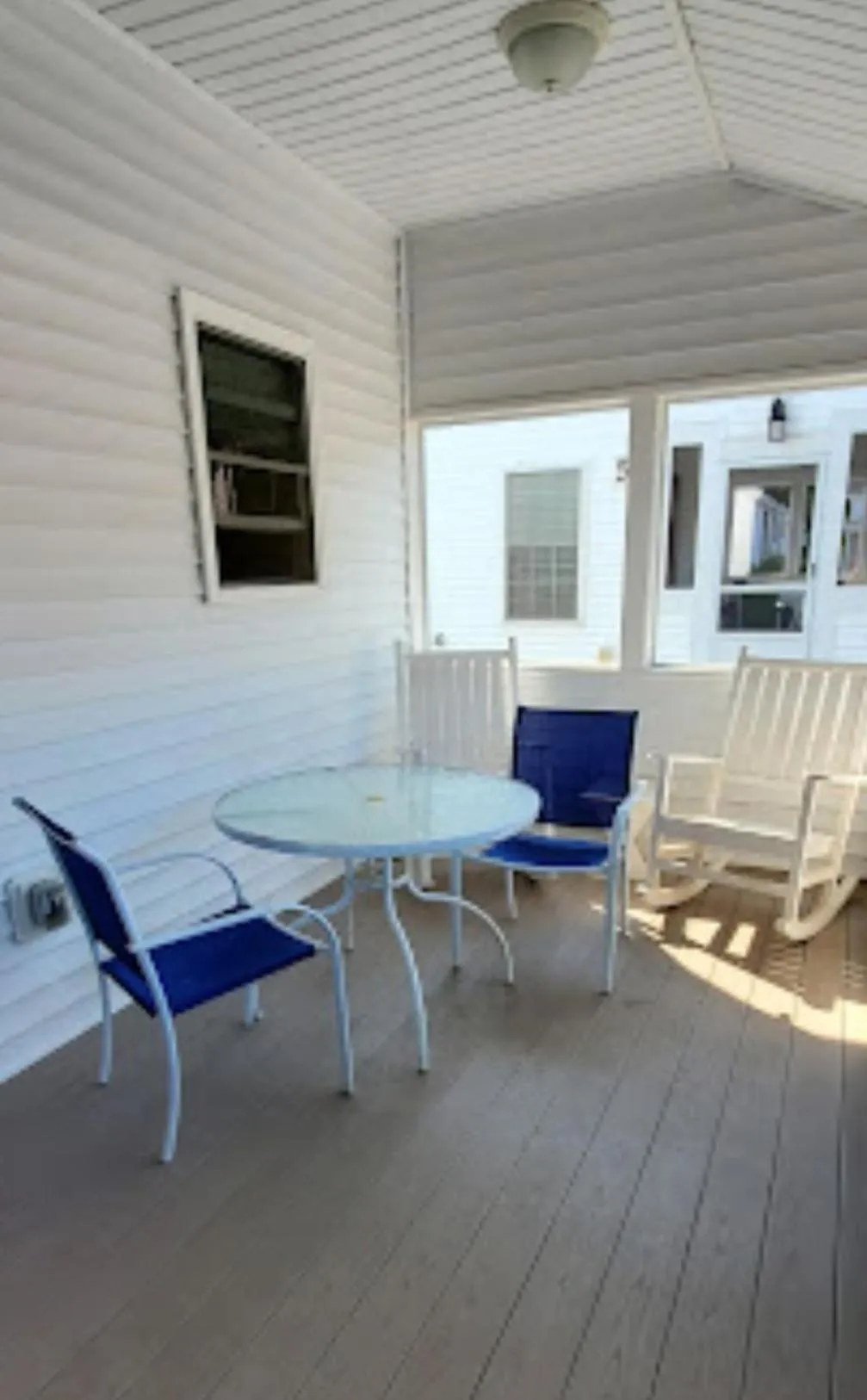 Patio in Carriage House Motel Cottages & Suites