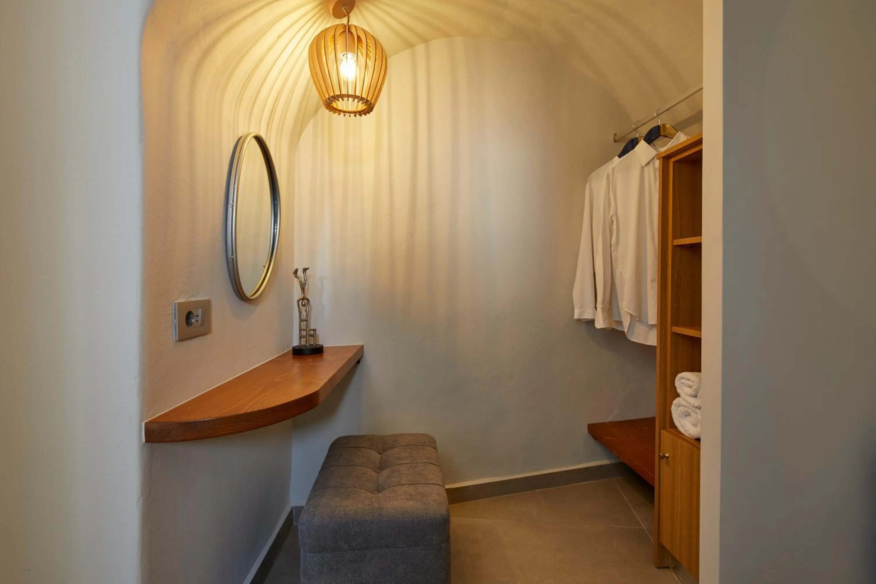 wardrobe in Aecon Suites