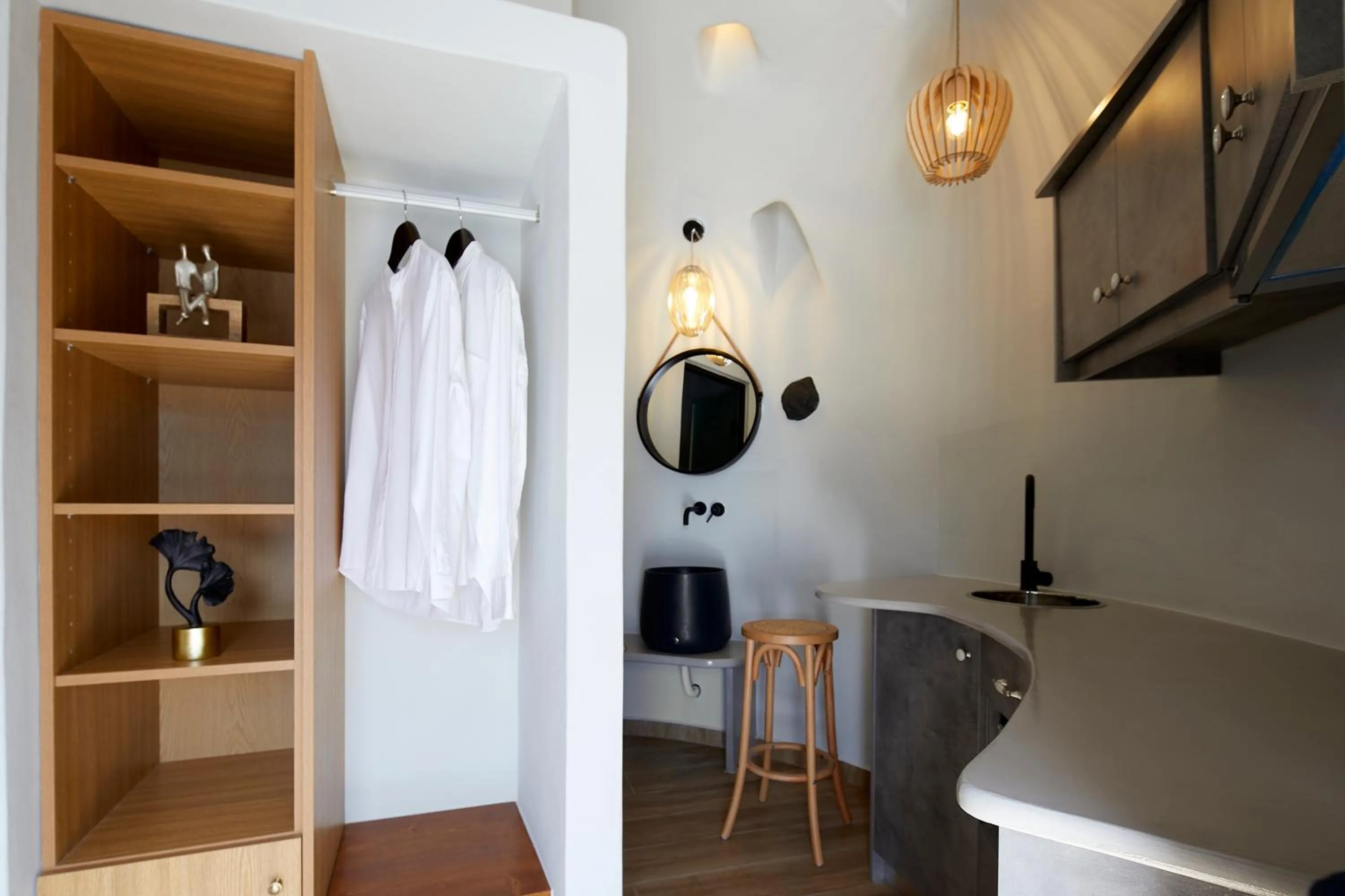 wardrobe in Aecon Suites