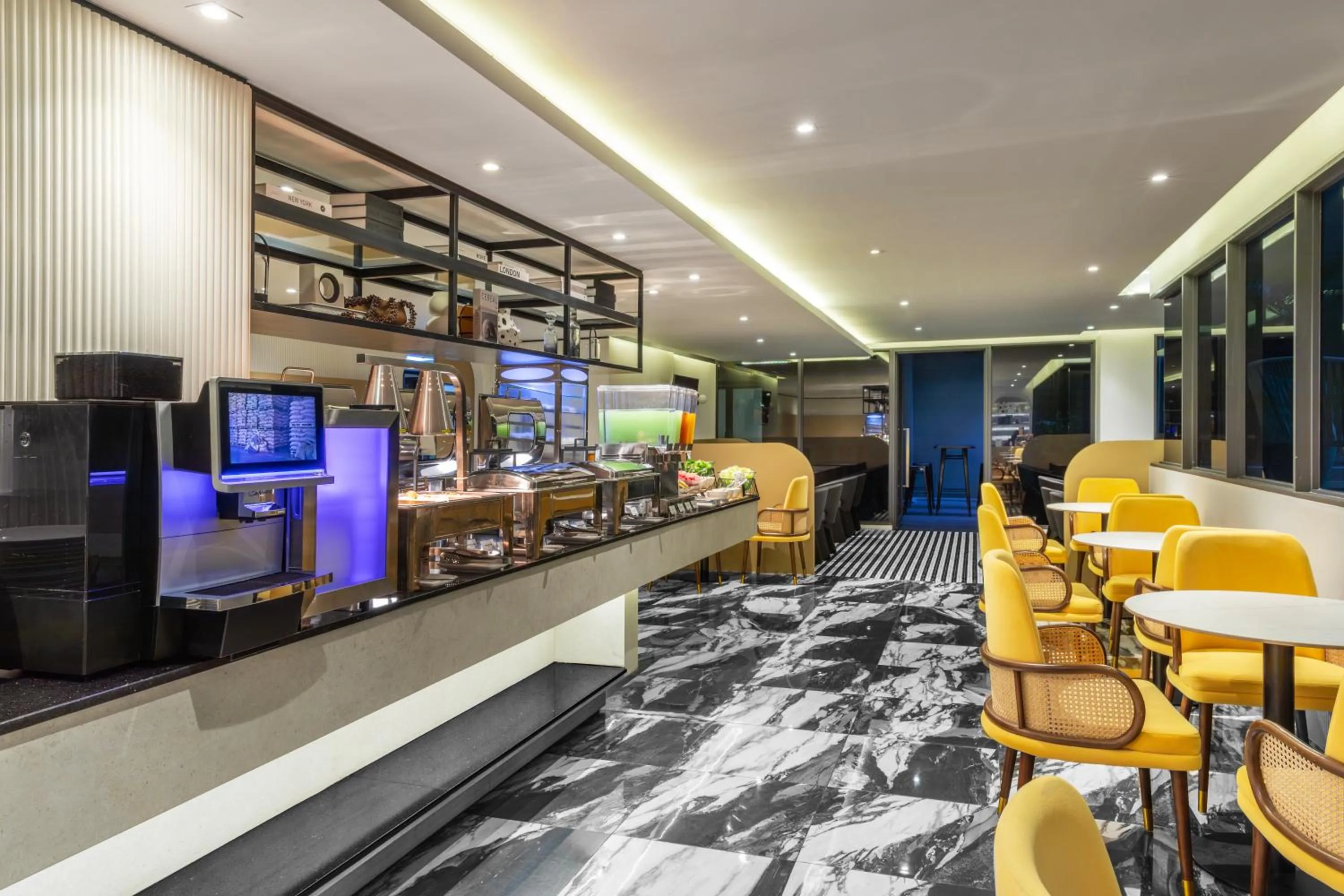 Restaurant/places to eat in Best Western Ratchada Hotel