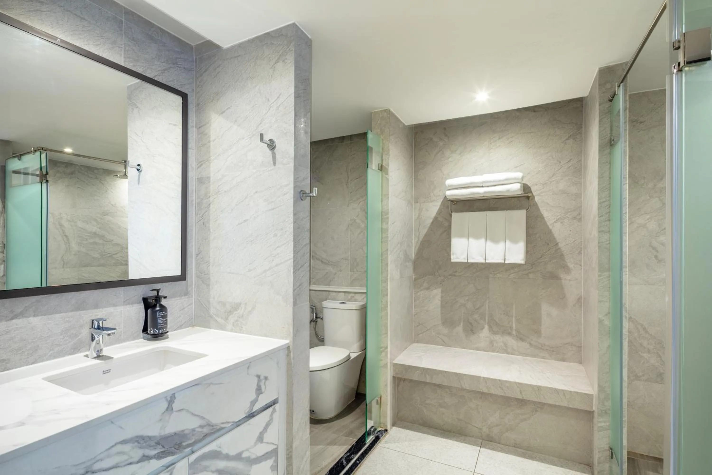 Bathroom in Best Western Ratchada Hotel