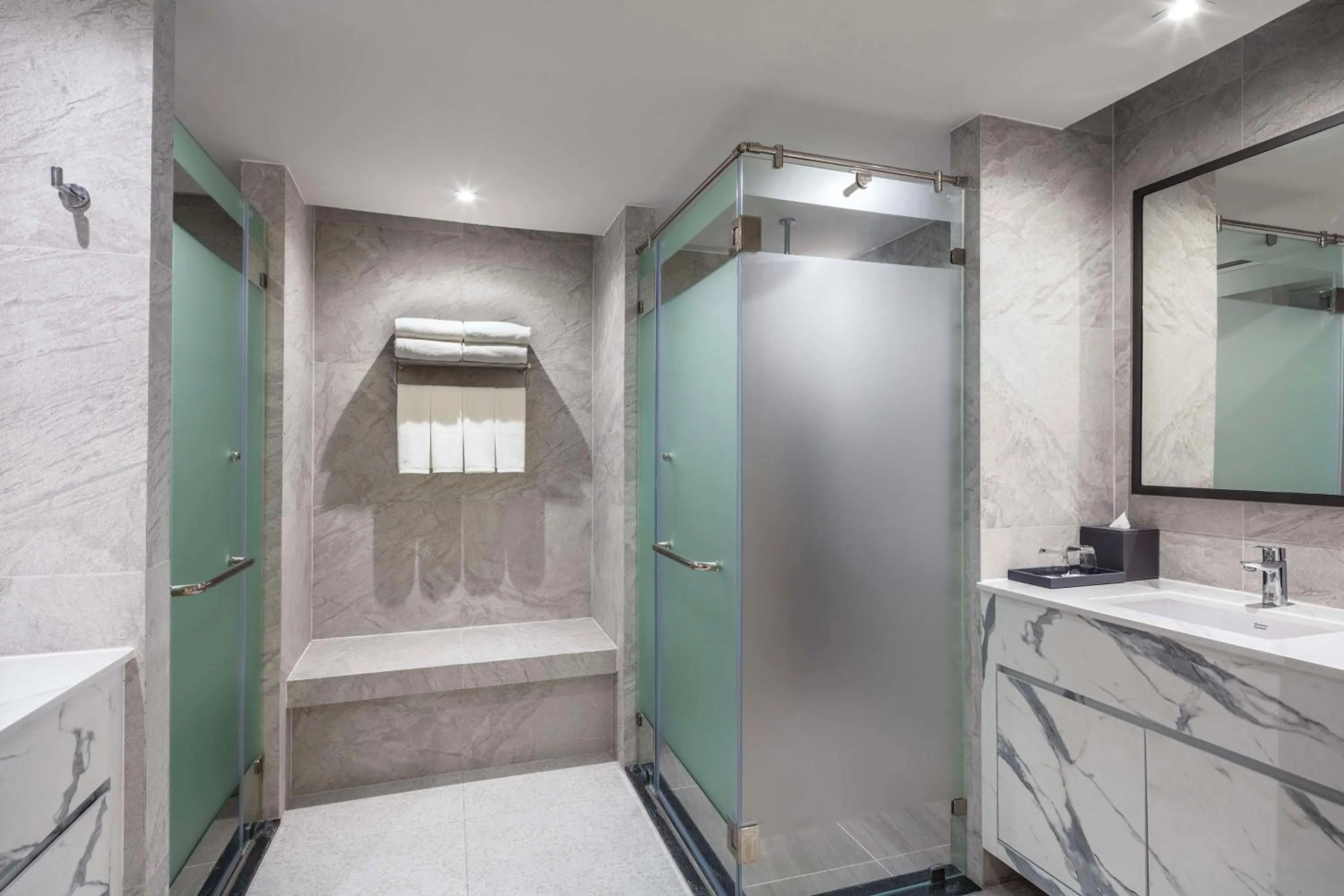 Bathroom in Best Western Ratchada Hotel