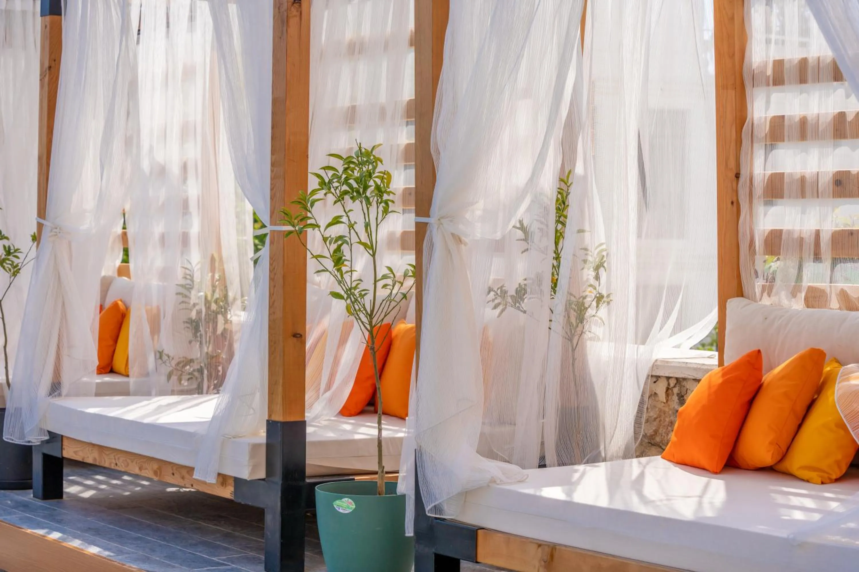 Swimming pool, Bed in Lupia Suites