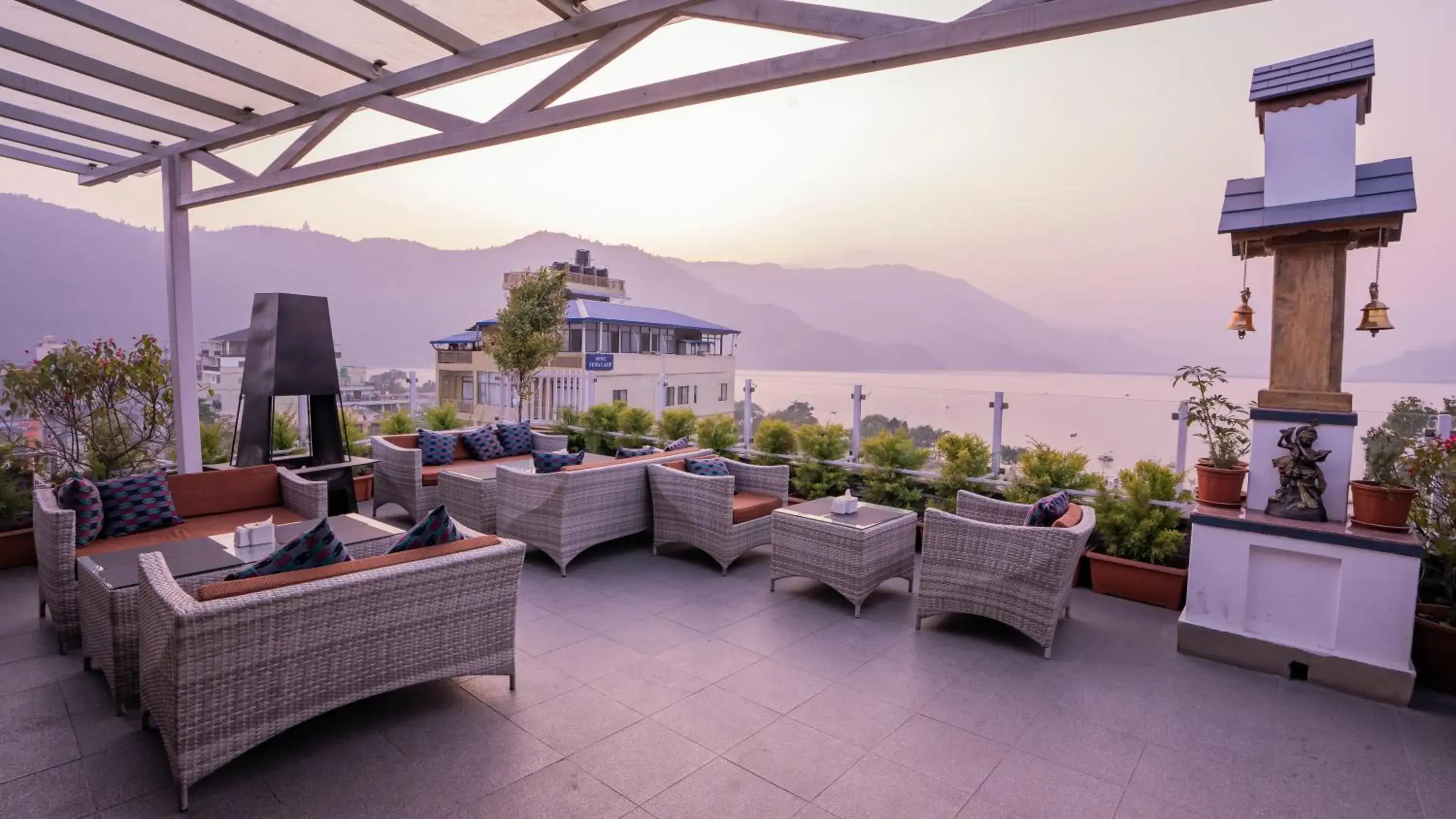 Restaurant/places to eat in Himalayan Glory Inn Restaurant/places to eat in Himalayan Glory Inn