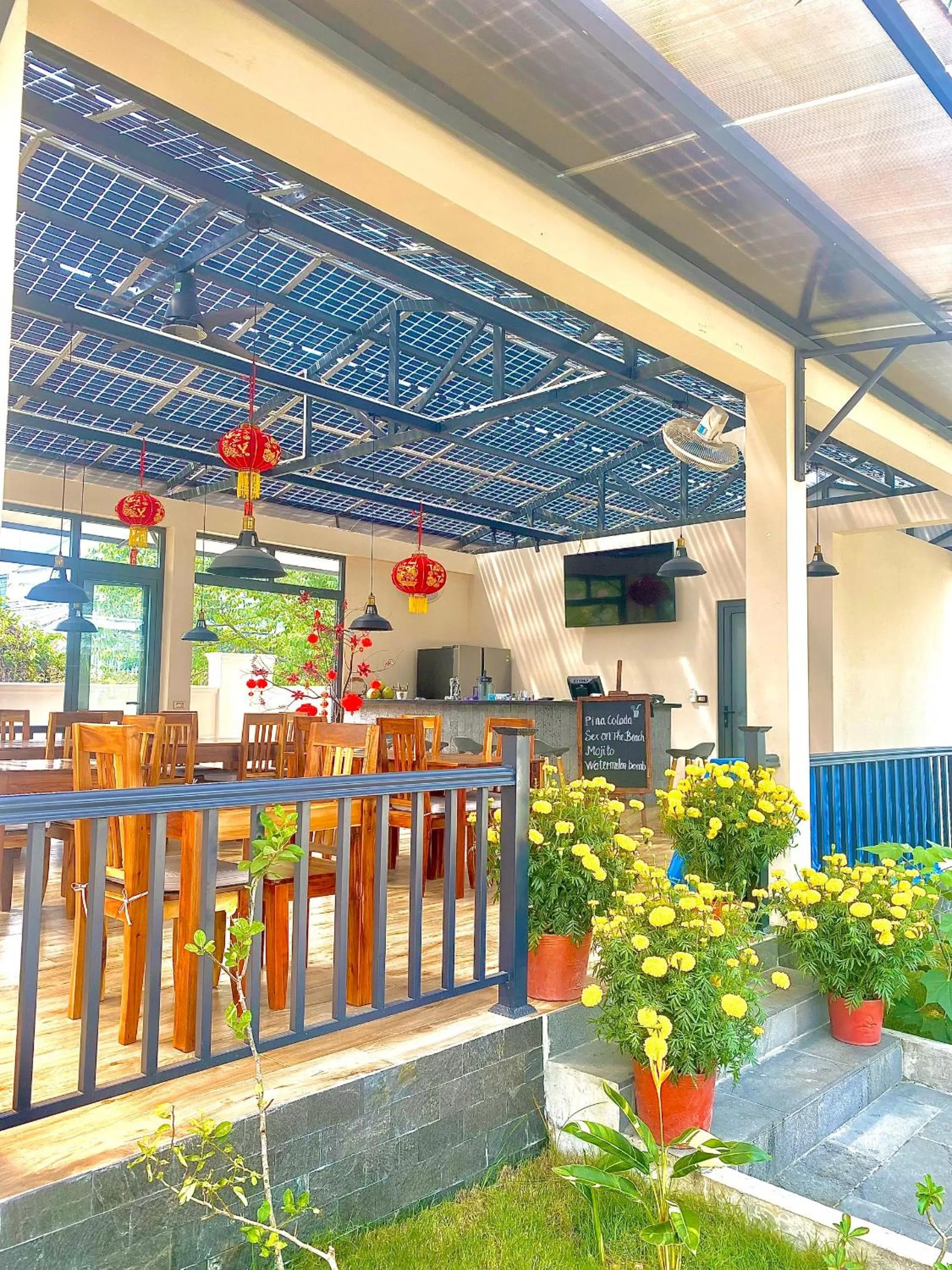 Restaurant/places to eat in LAM BUNGALOW Resort & Spa