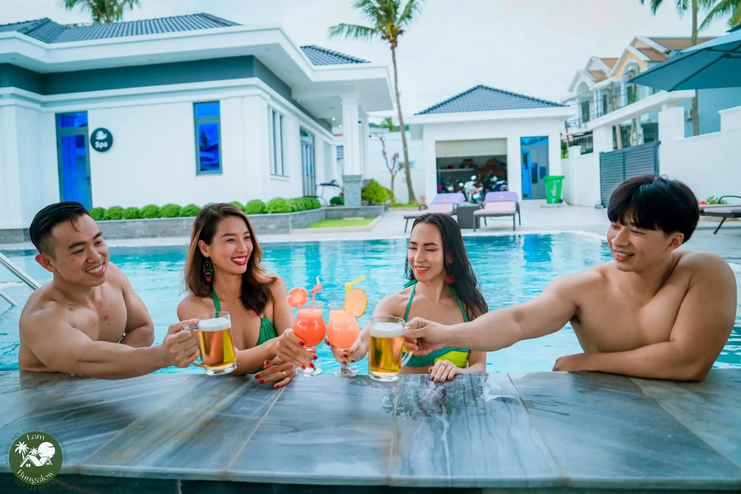 Swimming pool in LAM BUNGALOW Resort & Spa